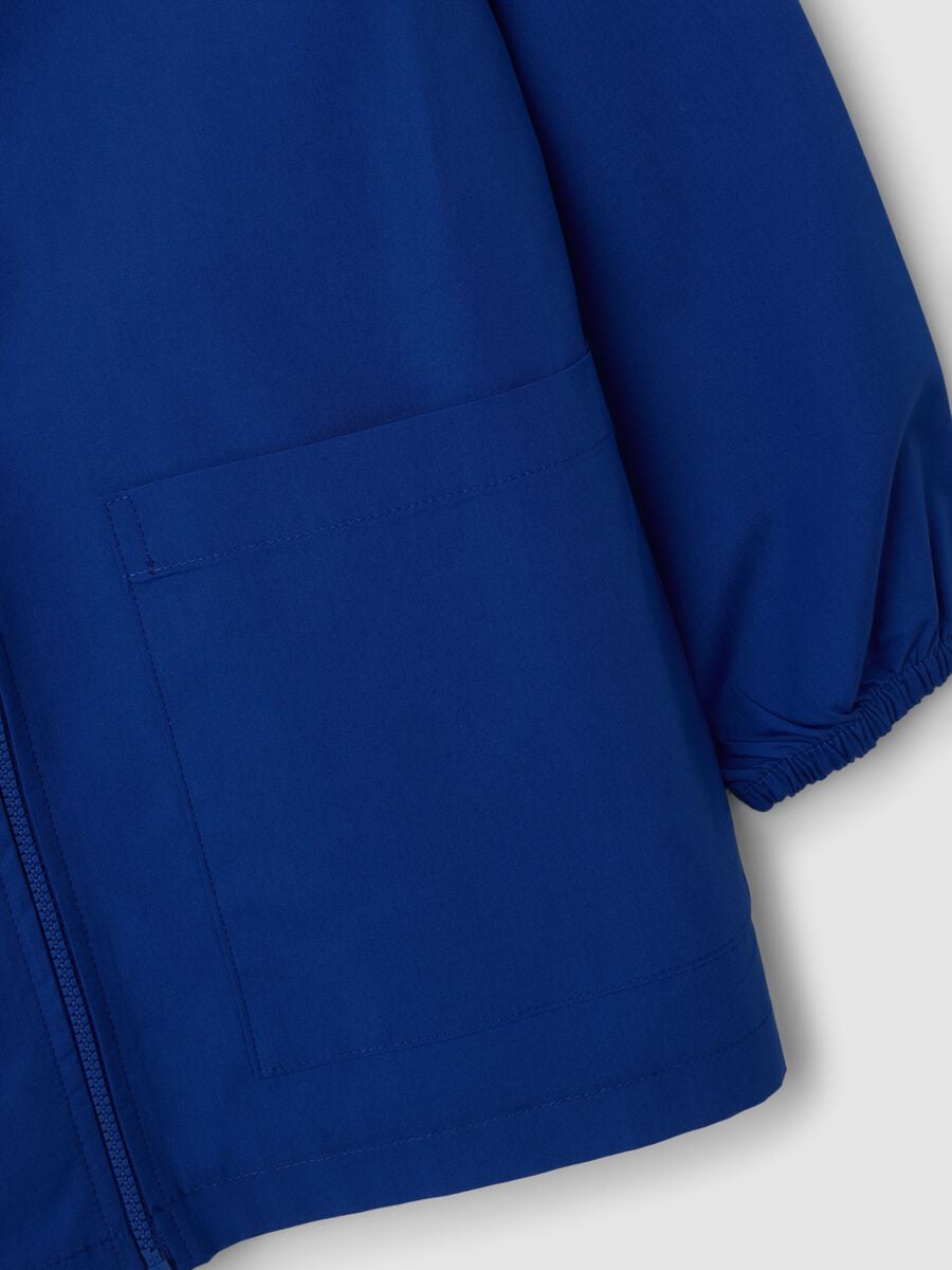 2-pack of blue school aprons with zip and white collar for boys_2