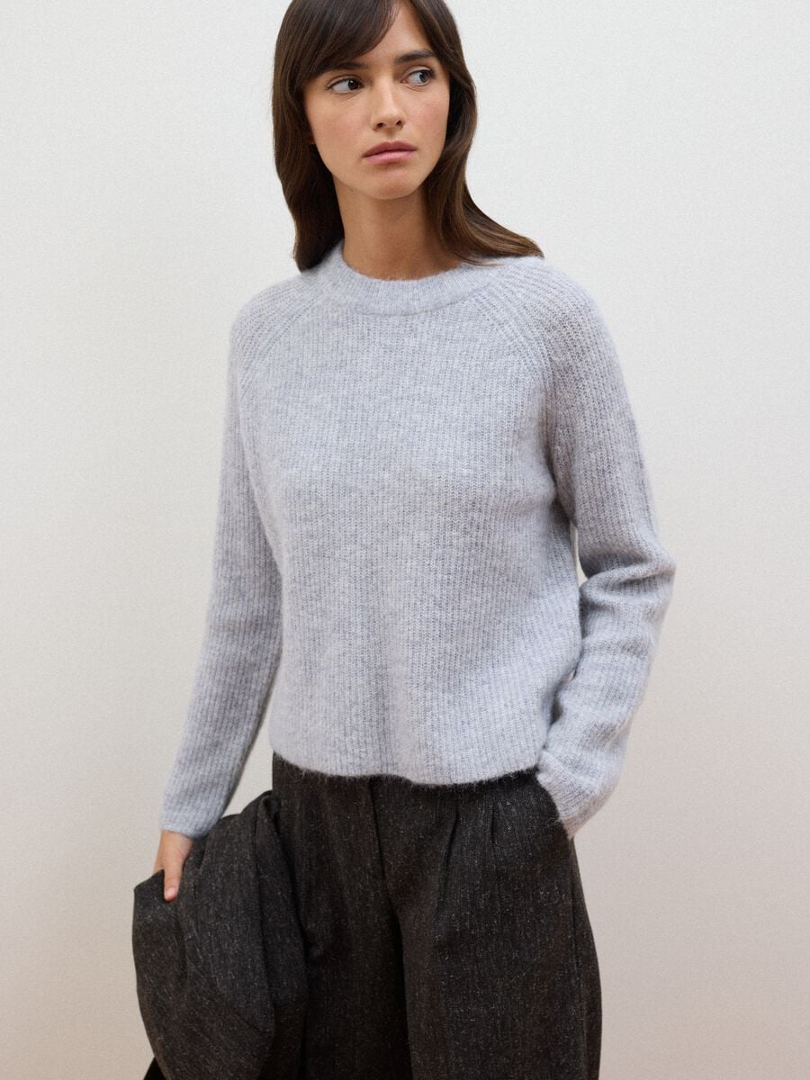 Maglia grigia in lana e alpaca elasticizzato girocollo_0