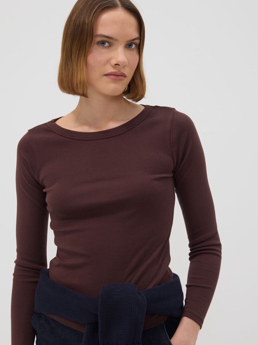 T-shirt marrone in puro cotone con girocollo regular fit_0