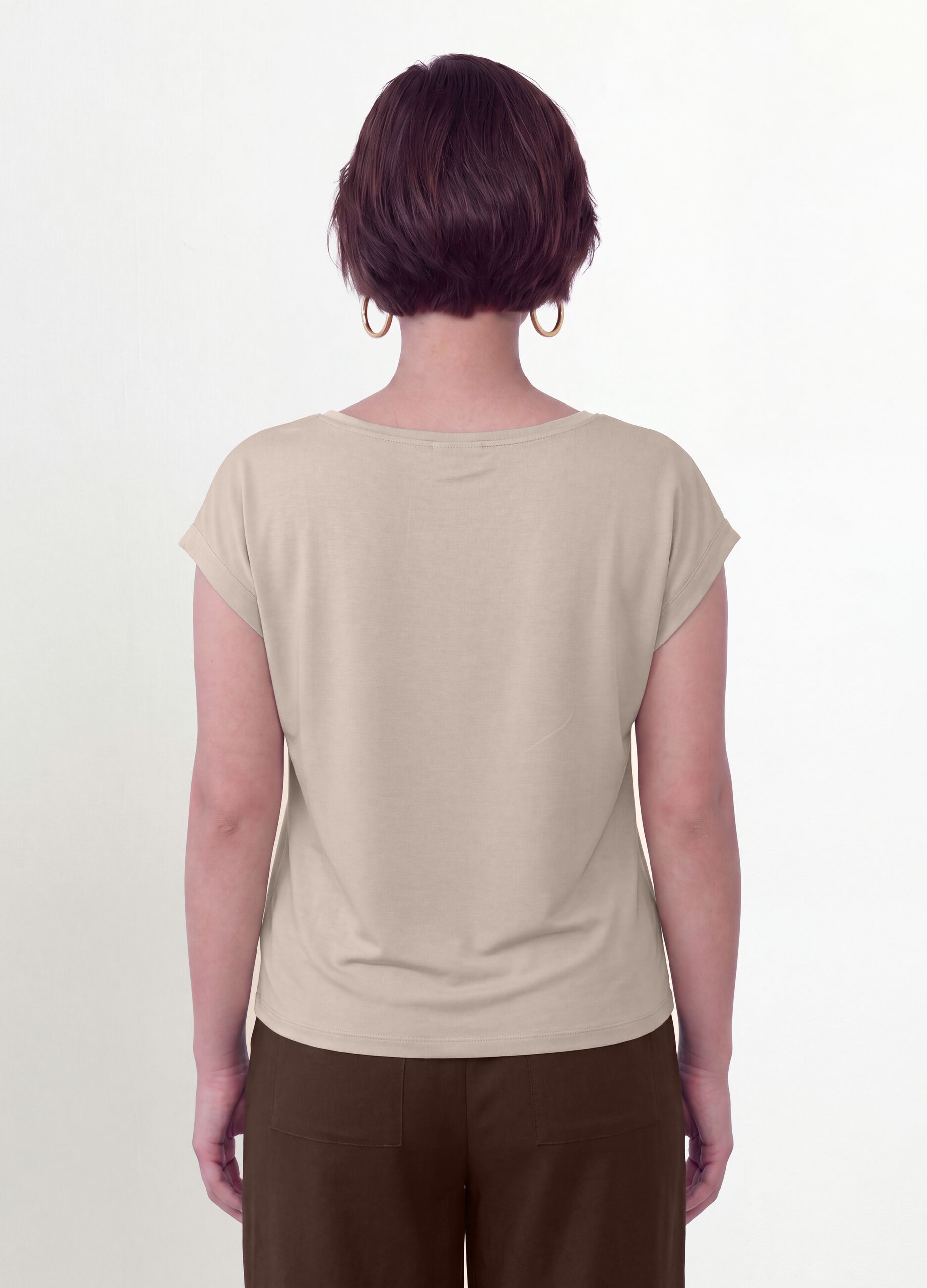 T-shirt beige en pure viscose &agrave; col V, coupe regular