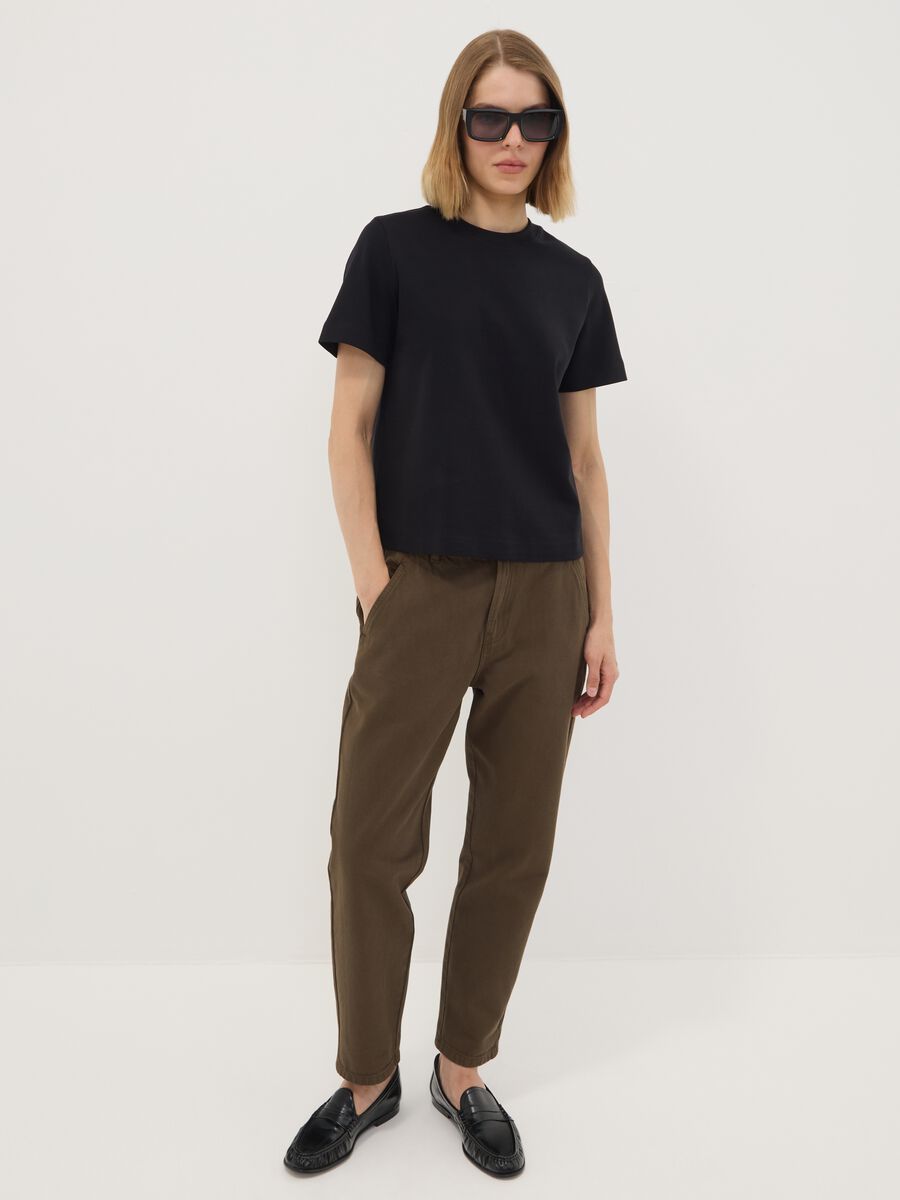 Baggy-Fit-Jeans aus braunem Denim aus reiner Baumwolle mit Paperbag-Bund_0