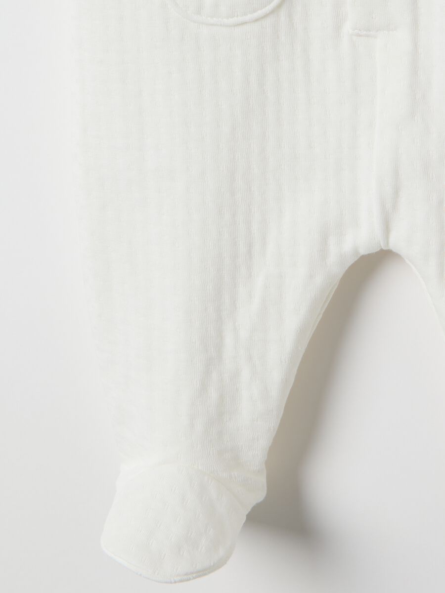Baby white pure cotton sleepsuit with integrated feet_3