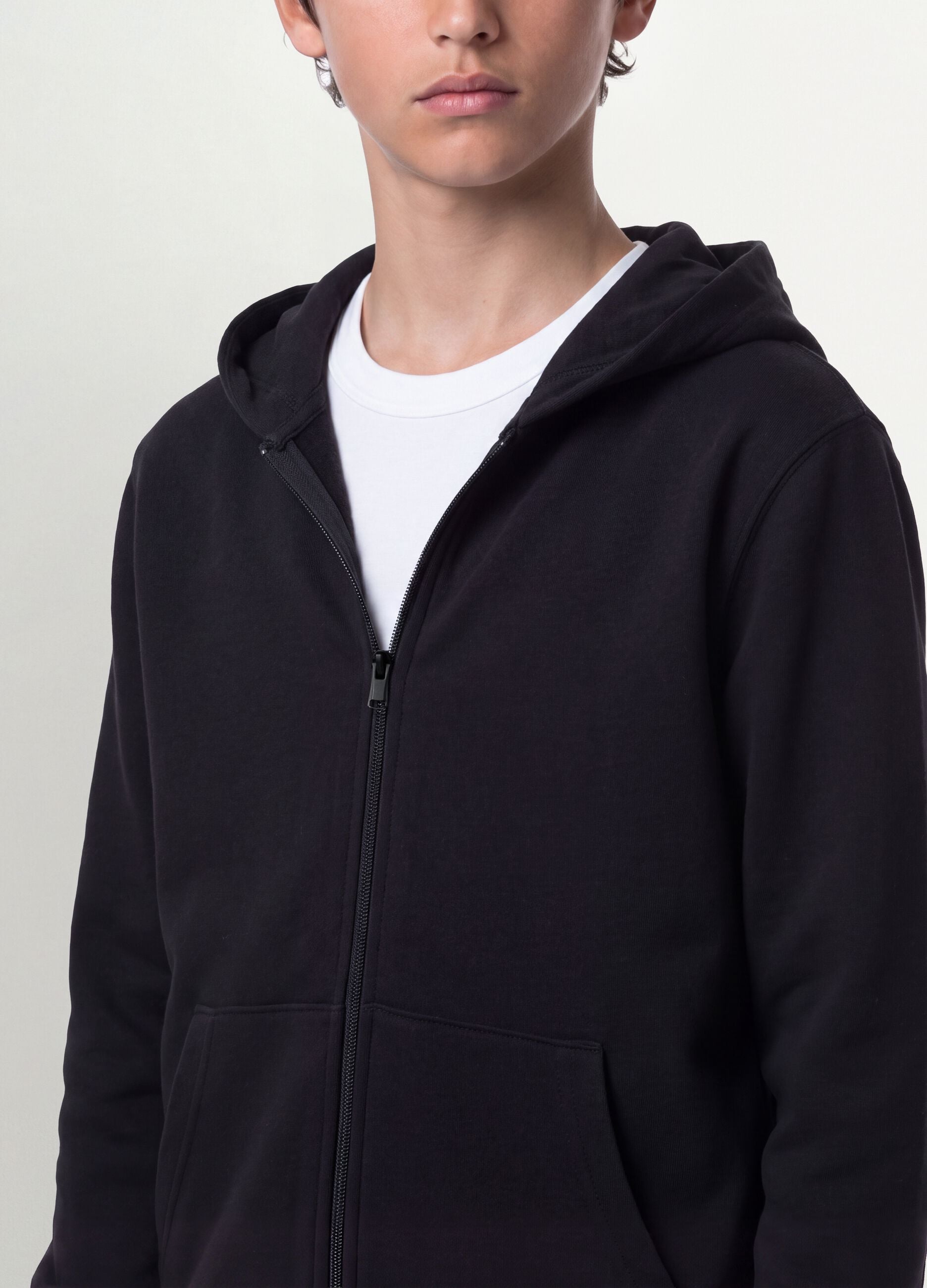 Black organic cotton hooded sweatshirt, regular fit, for boys