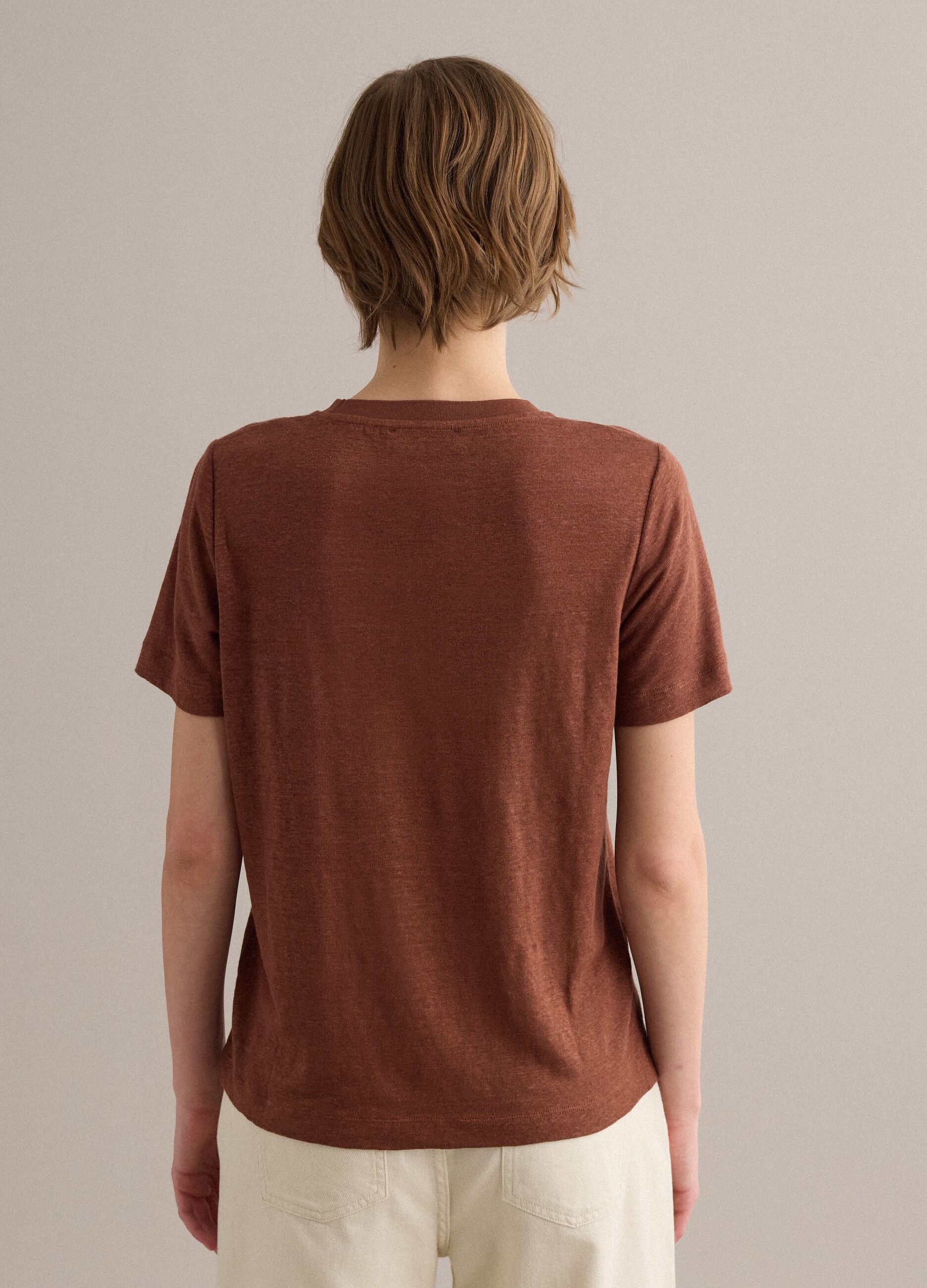Braunes T-Shirt aus reinem Leinen mit kurzen &Auml;rmeln, Regular Fit