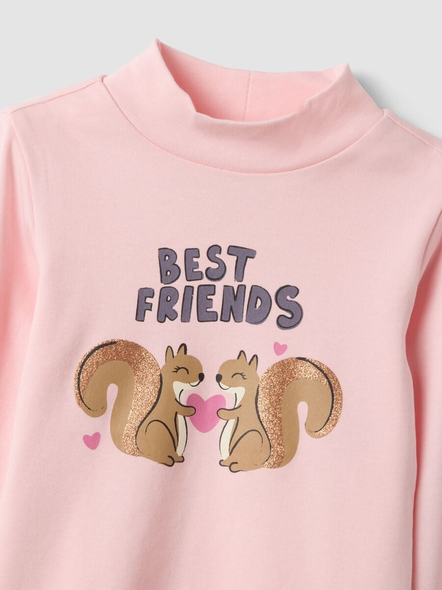 Pink organic cotton T-shirt with raised neck and animal print_2