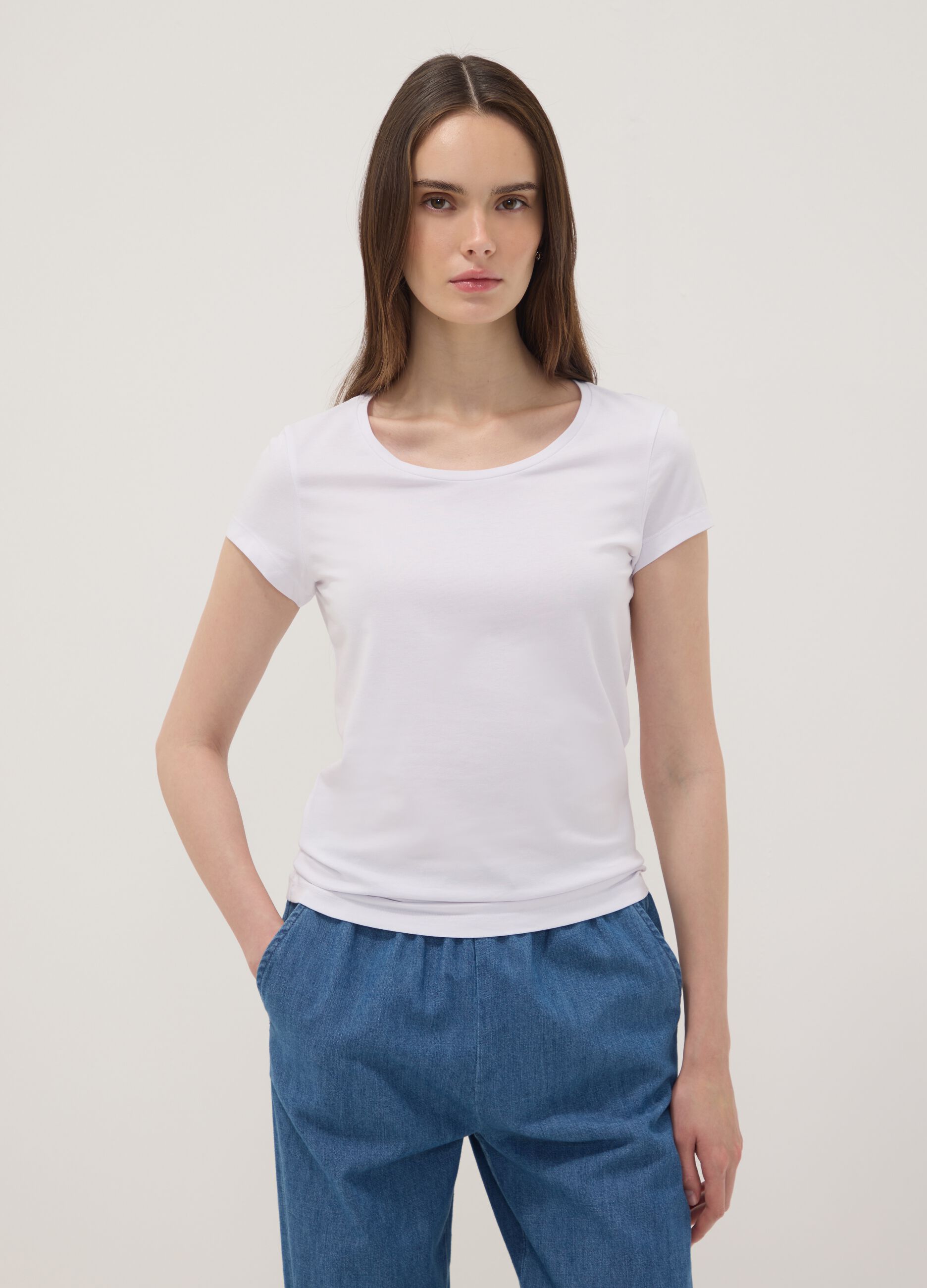 Wei&szlig;es T-Shirt aus elastischer Baumwolle mit Rundhalsausschnitt, Regular Fit
