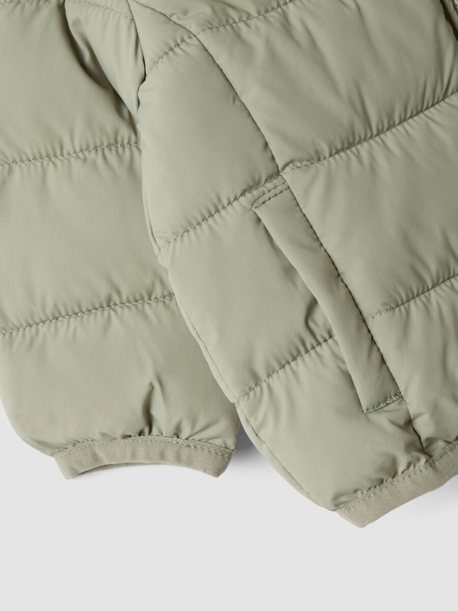 Green padded ultralight jacket with hood and zip for baby_2