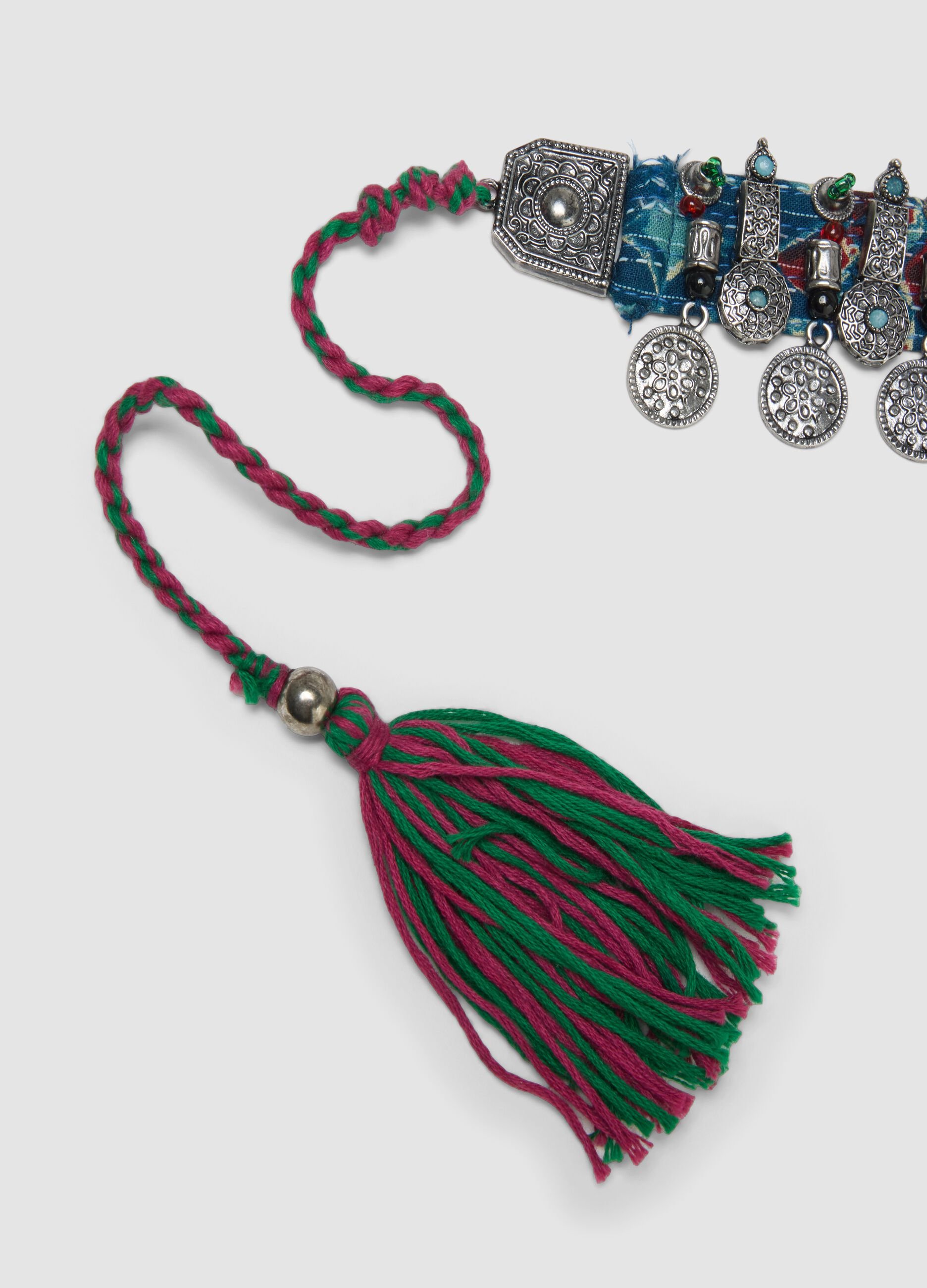 Mehrfarbige Halskette aus reiner Baumwolle mit Anh&auml;ngern