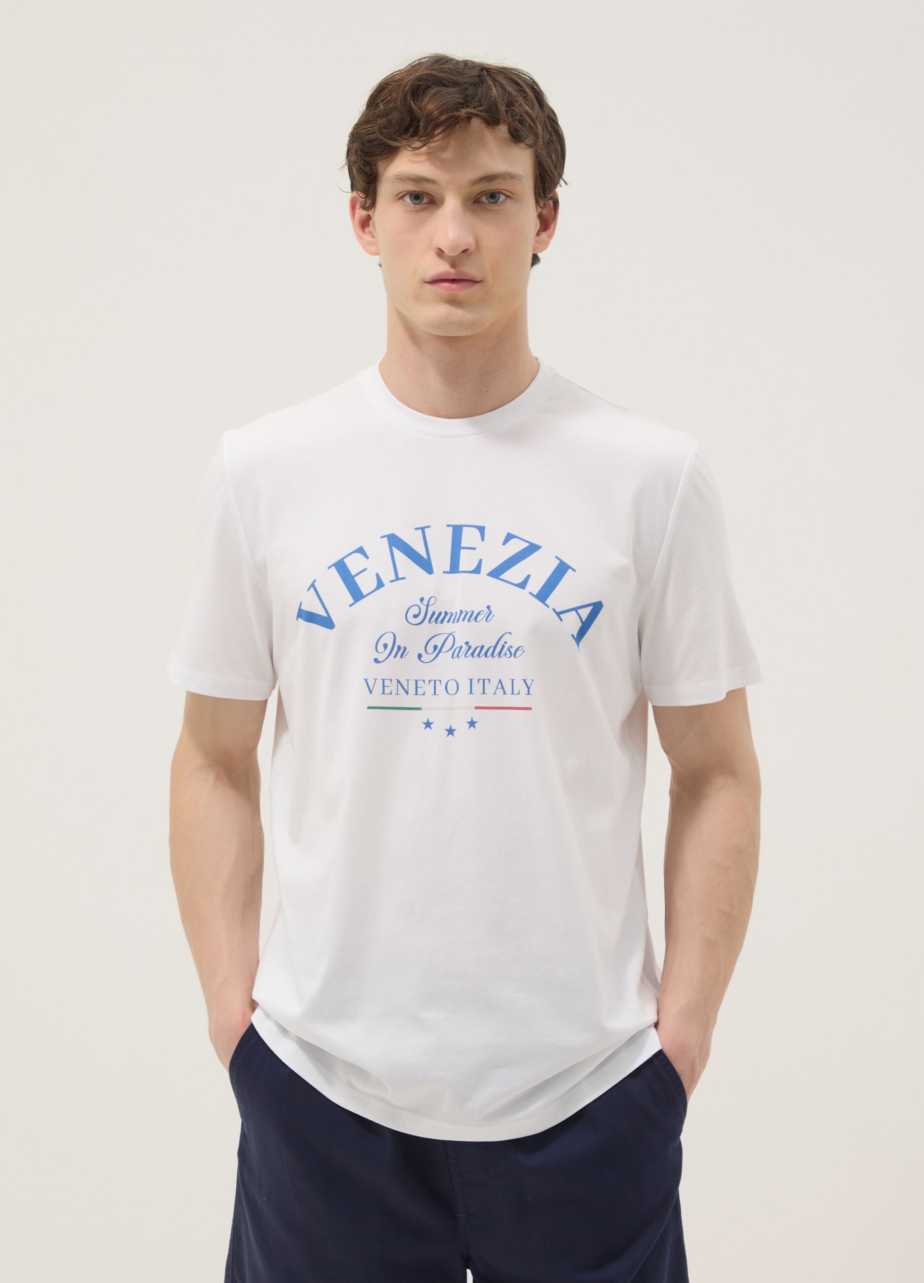 Wei&szlig;es T-Shirt aus reiner Baumwolle mit Frontprint, Regular Fit