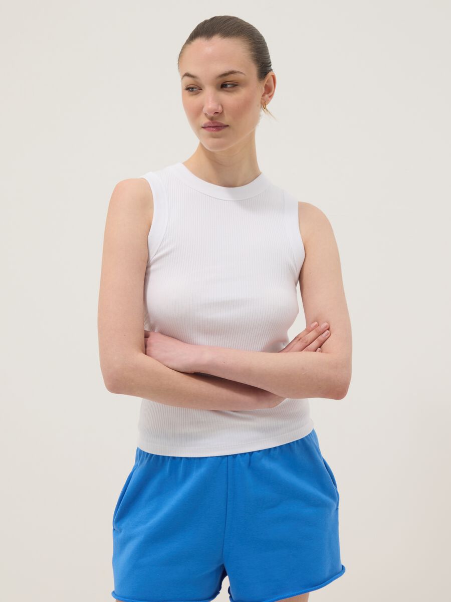 Wei&szlig;es, figurbetontes Tanktop aus gerippter Stretch-Baumwolle_3