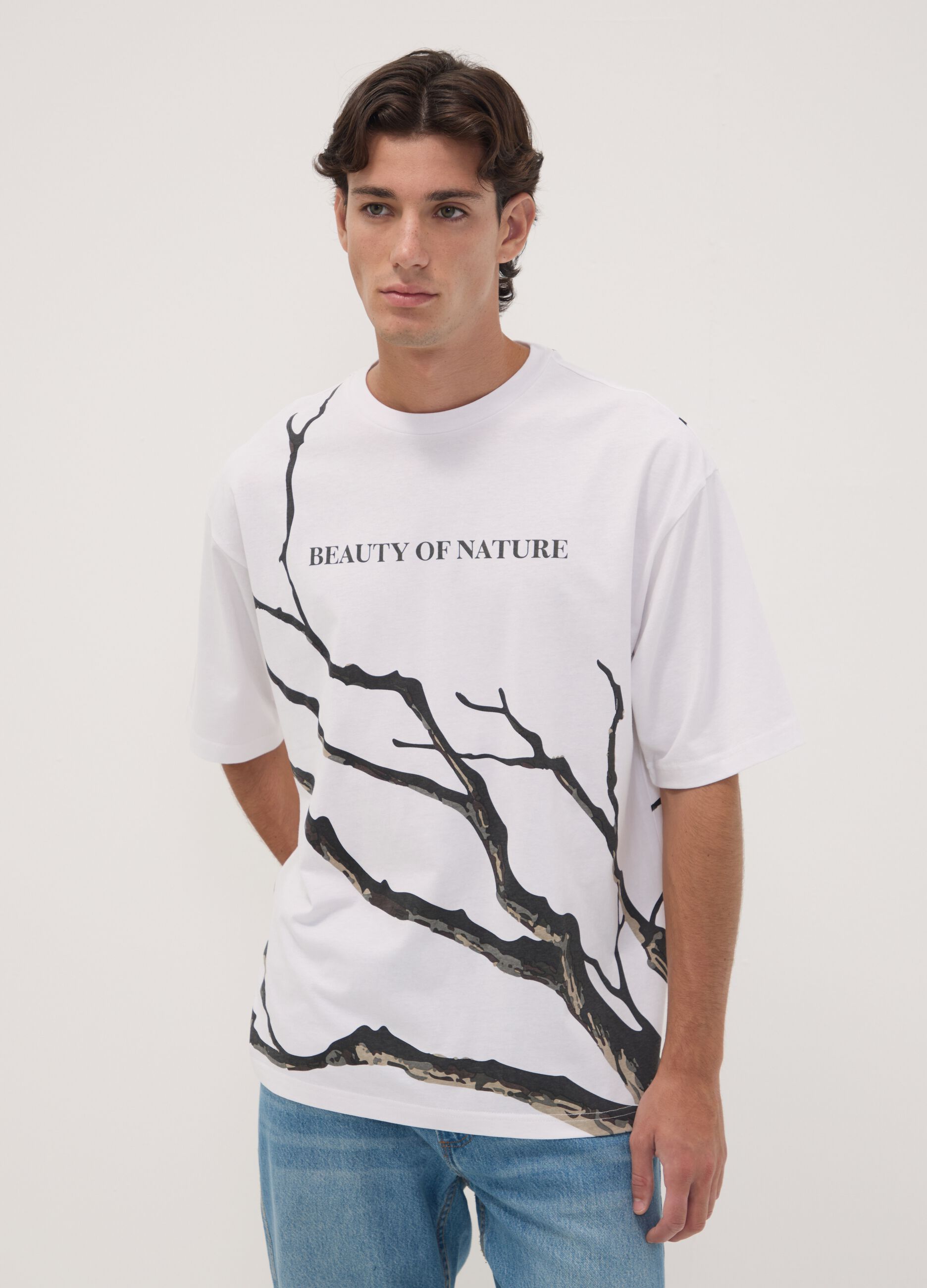 T-shirt branca em algod&atilde;o puro com estampado vegetal