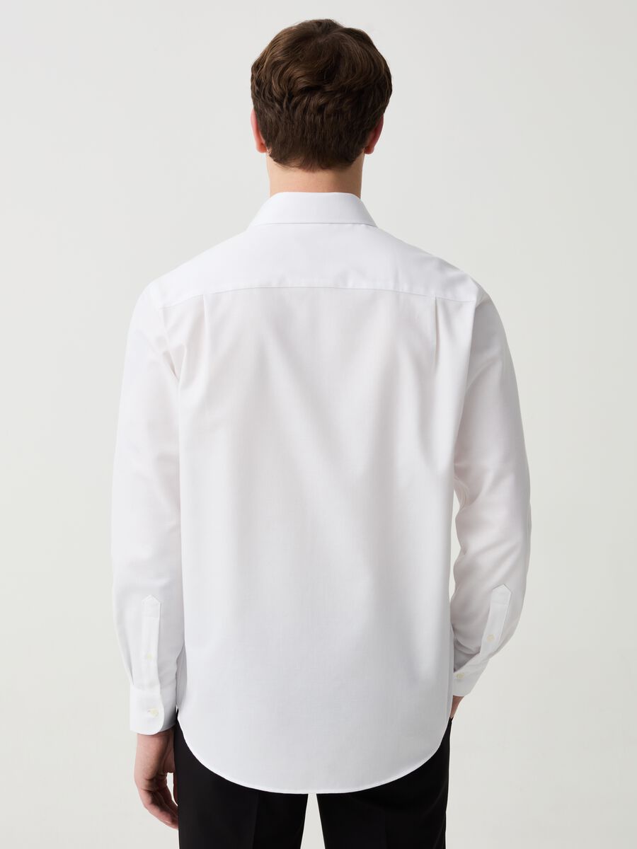 Regular-fit no-iron shirt with in Oxford cotton_2