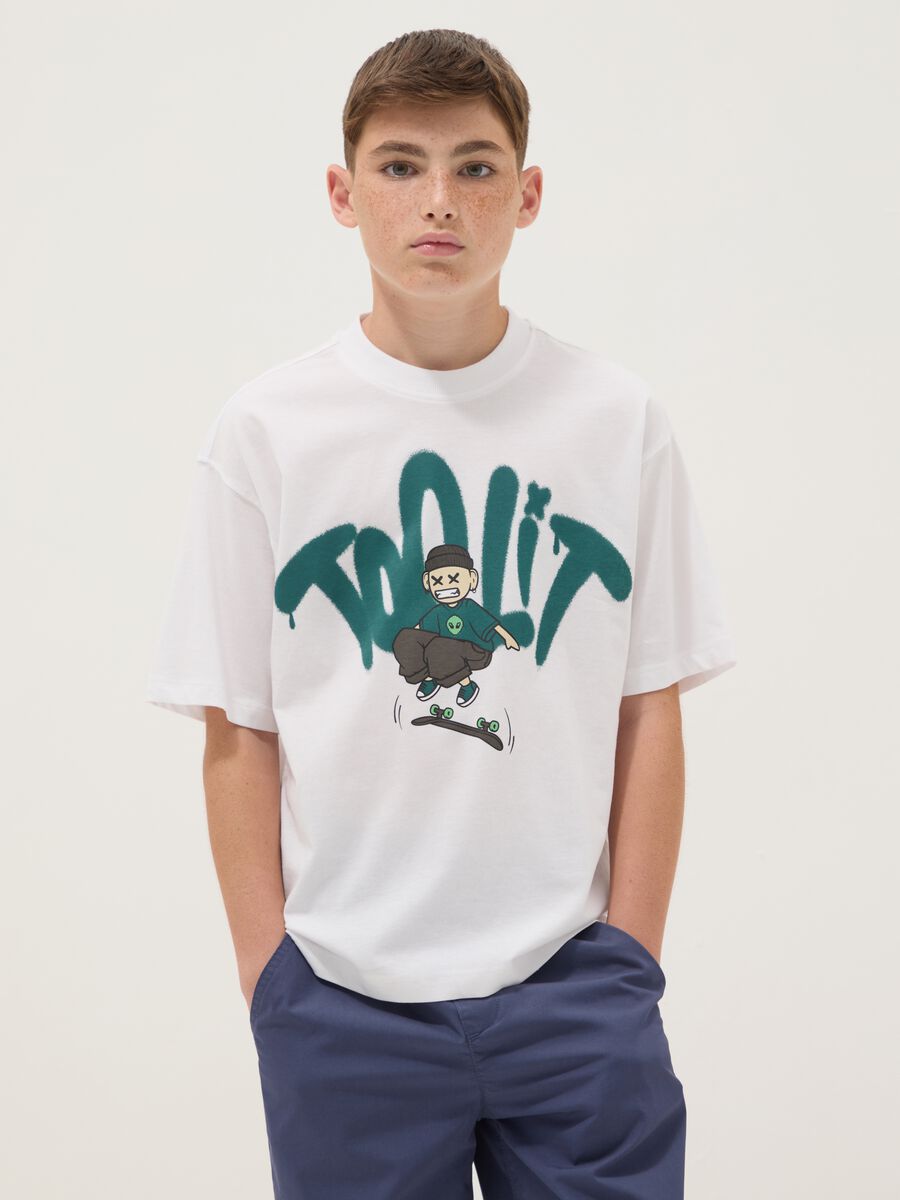 T-shirt branca de algod&atilde;o puro para rapaz, corte oversize, com estampado_0