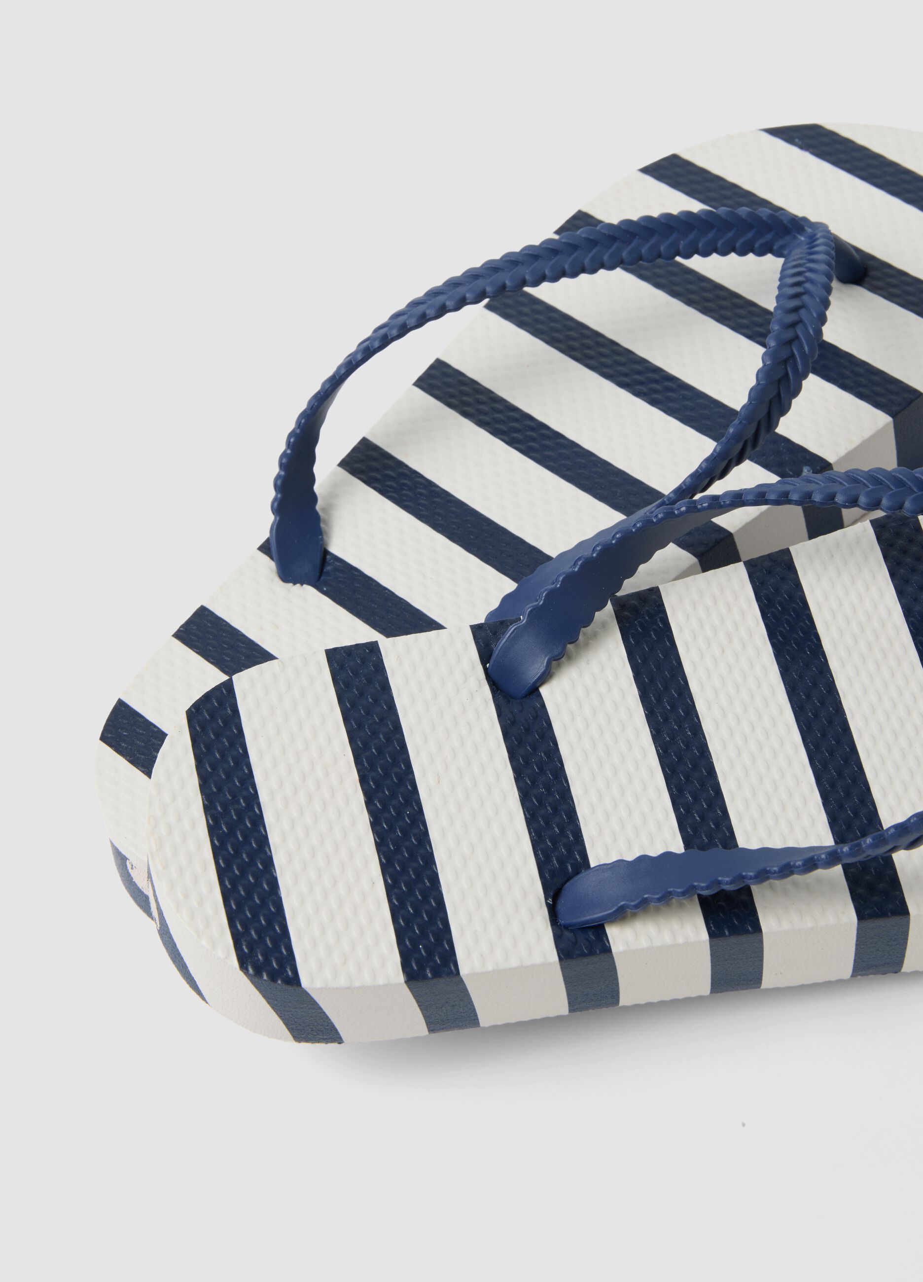 Multicolour striped flip-flops