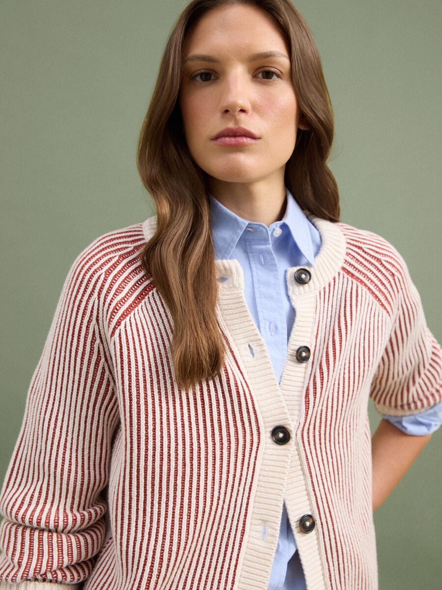 Cardigan bianco in puro cotone a coste con girocollo_0