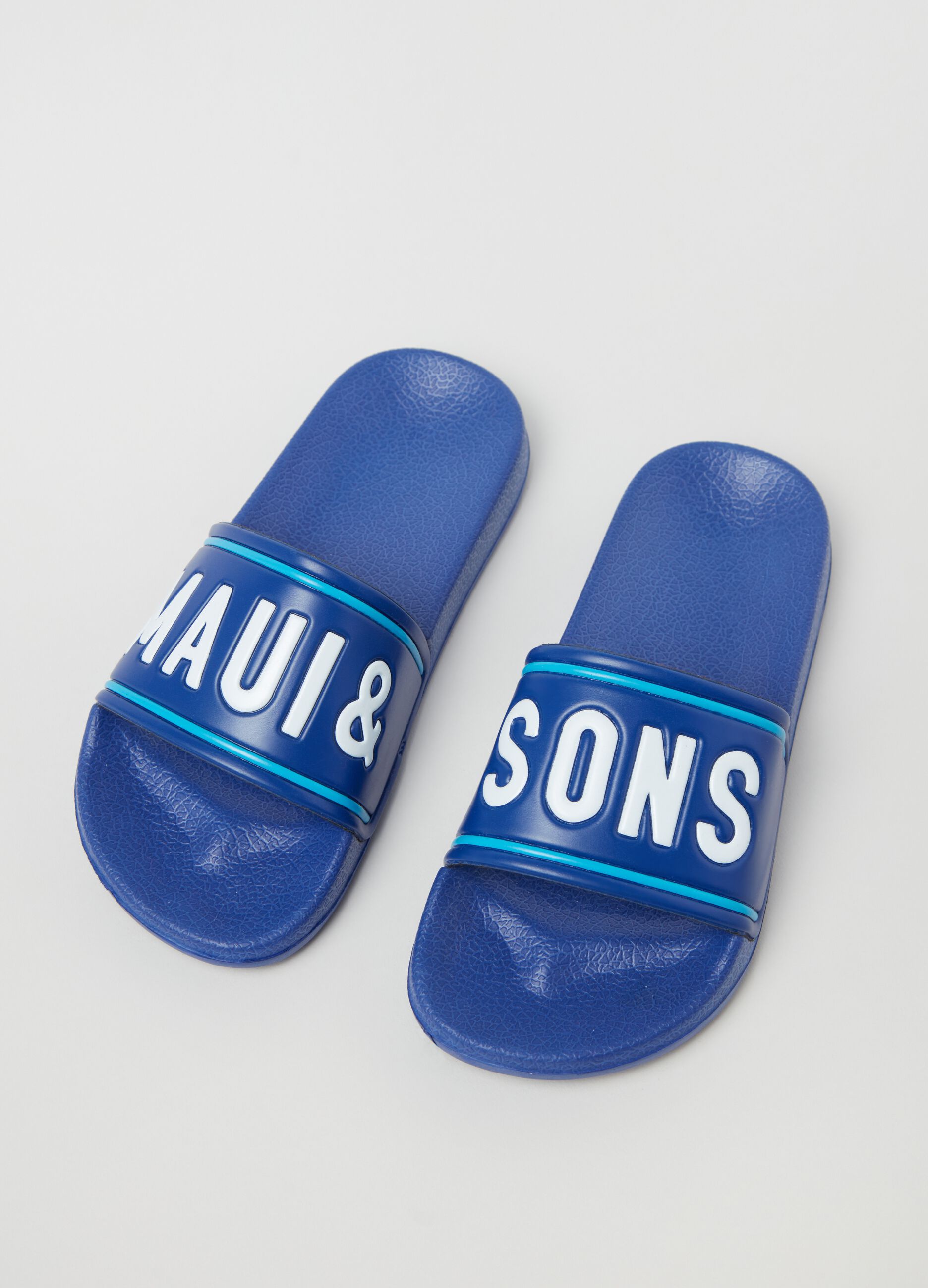 Slippers with band by Maui and Sons