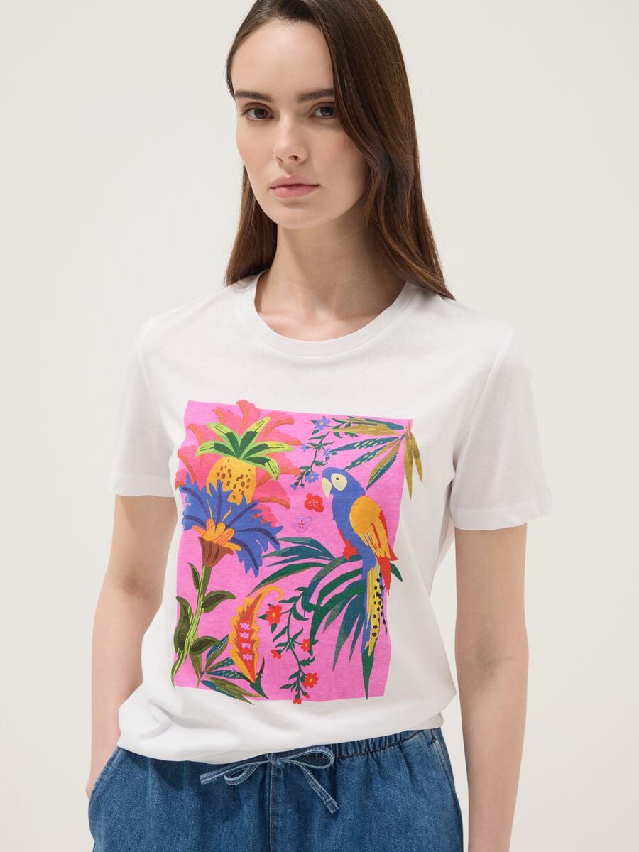 Camiseta blanca de algod&oacute;n puro con estampado tropical_2