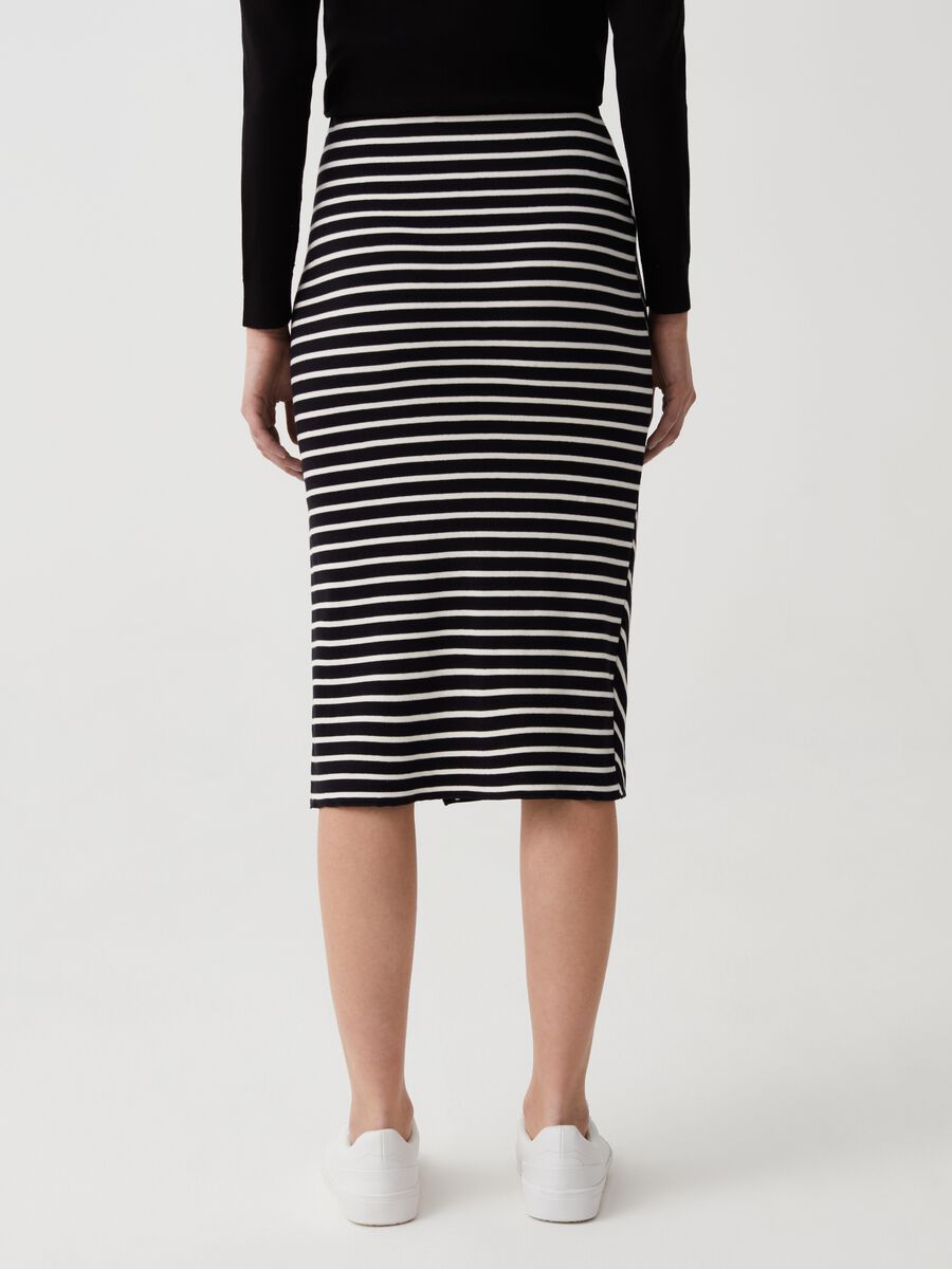Midi pencil skirt with diagonal stripes_2