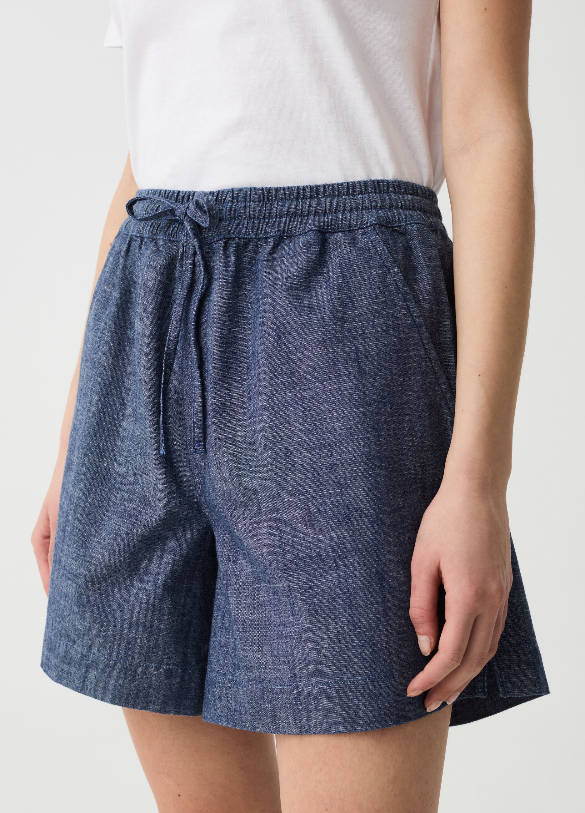 Shorts in fluid denim-effect fabric