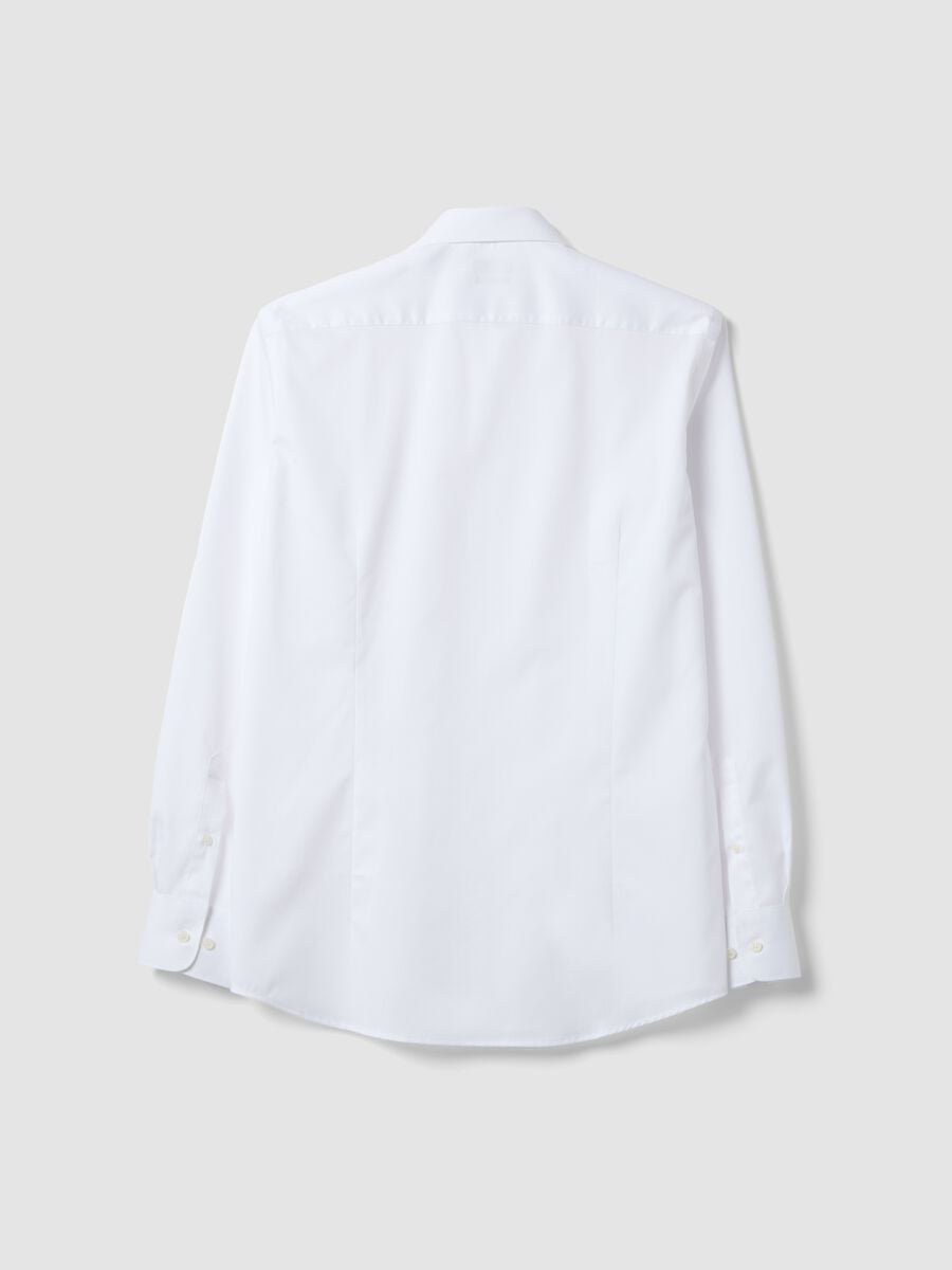 &Lambda;&epsilon;&upsilon;&kappa;ό slim fit &pi;&omicron;&upsilon;&kappa;ά&mu;&iota;&sigma;&omicron; &alpha;&pi;ό 100% &beta;&alpha;&mu;&beta;ά&kappa;&iota; &mu;&epsilon; &gamma;&alpha;&lambda;&lambda;&iota;&kappa;ό &gamma;&iota;&alpha;&kappa;ά, &chi;&omega;&rho;ί&sigmaf; &sigma;&iota;&delta;έ&rho;&omega;&mu;&alpha;_5