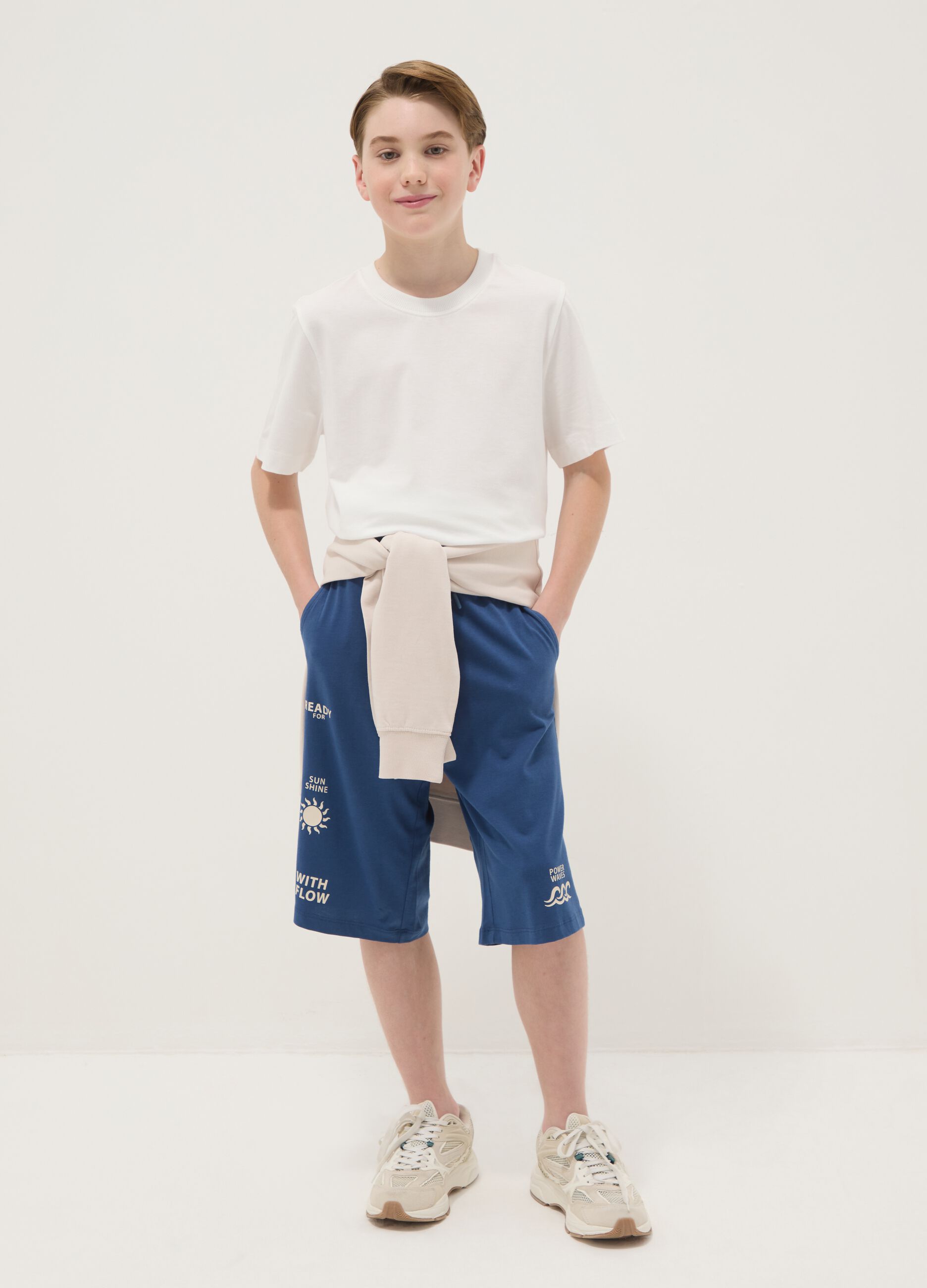 Boys&rsquo; regular-fit blue pure cotton shorts with prints
