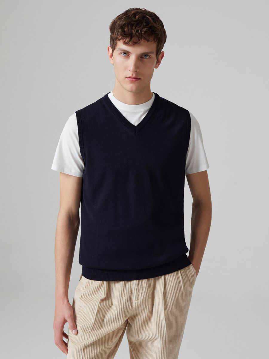 V-neck Merino wool waistcoat_1
