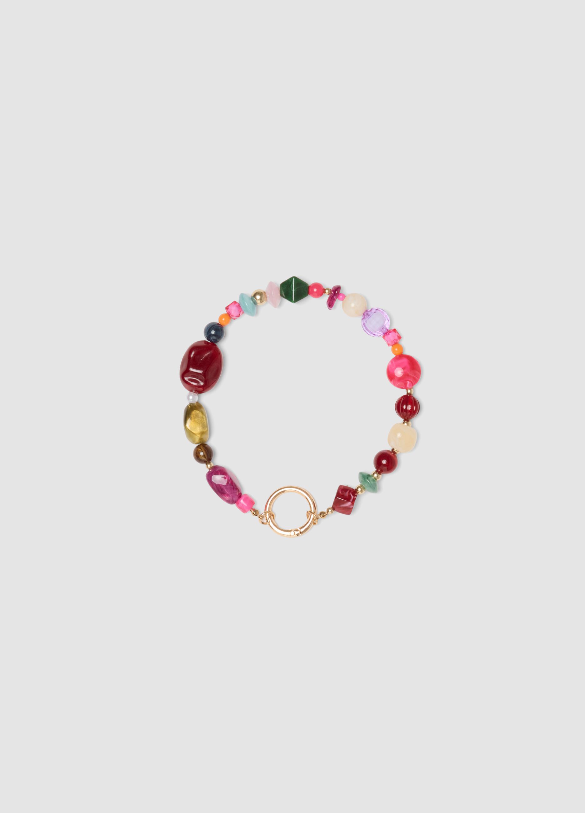 Mehrfarbiges Perlenarmband mit Ringverschluss