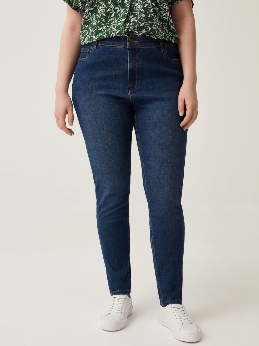 Curvy skinny-fit jeans with five pockets_1