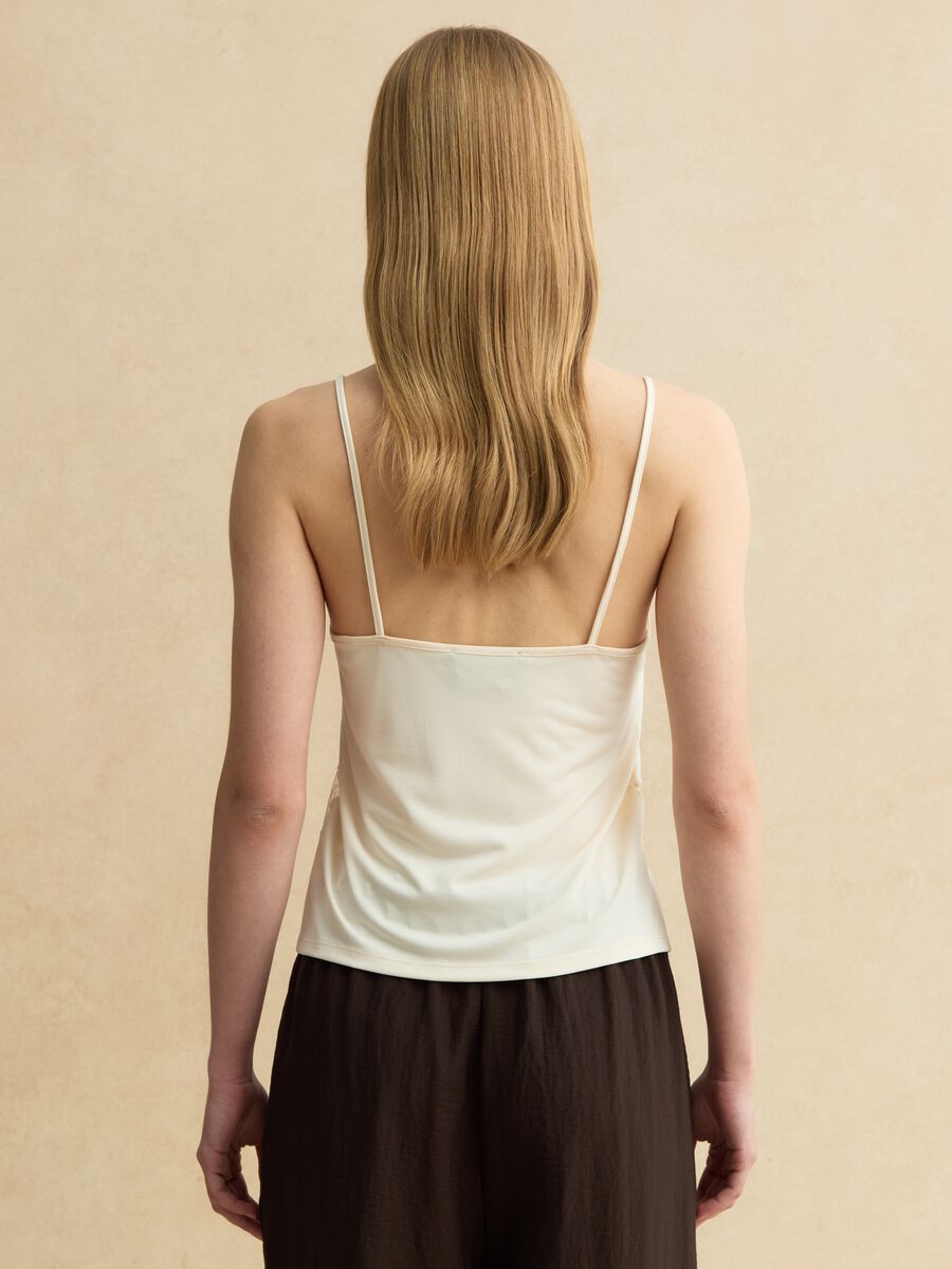 &Mu;&pi;&epsilon;&zeta; &tau;&omicron;&pi; &alpha;&pi;ό &mu;&epsilon;ί&gamma;&mu;&alpha; &beta;&iota;&sigma;&kappa;ό&zeta;&eta;&sigmaf; &kappa;&alpha;&nu;&omicron;&nu;&iota;&kappa;ή&sigmaf; &epsilon;&phi;&alpha;&rho;&mu;&omicron;&gamma;ή&sigmaf; &mu;&epsilon; &delta;&iota;&alpha;&phi;&alpha;&nu;&epsilon;ί&sigmaf; &lambda;&epsilon;&pi;&tau;&omicron;&mu;έ&rho;&epsilon;&iota;&epsilon;&sigmaf;_4