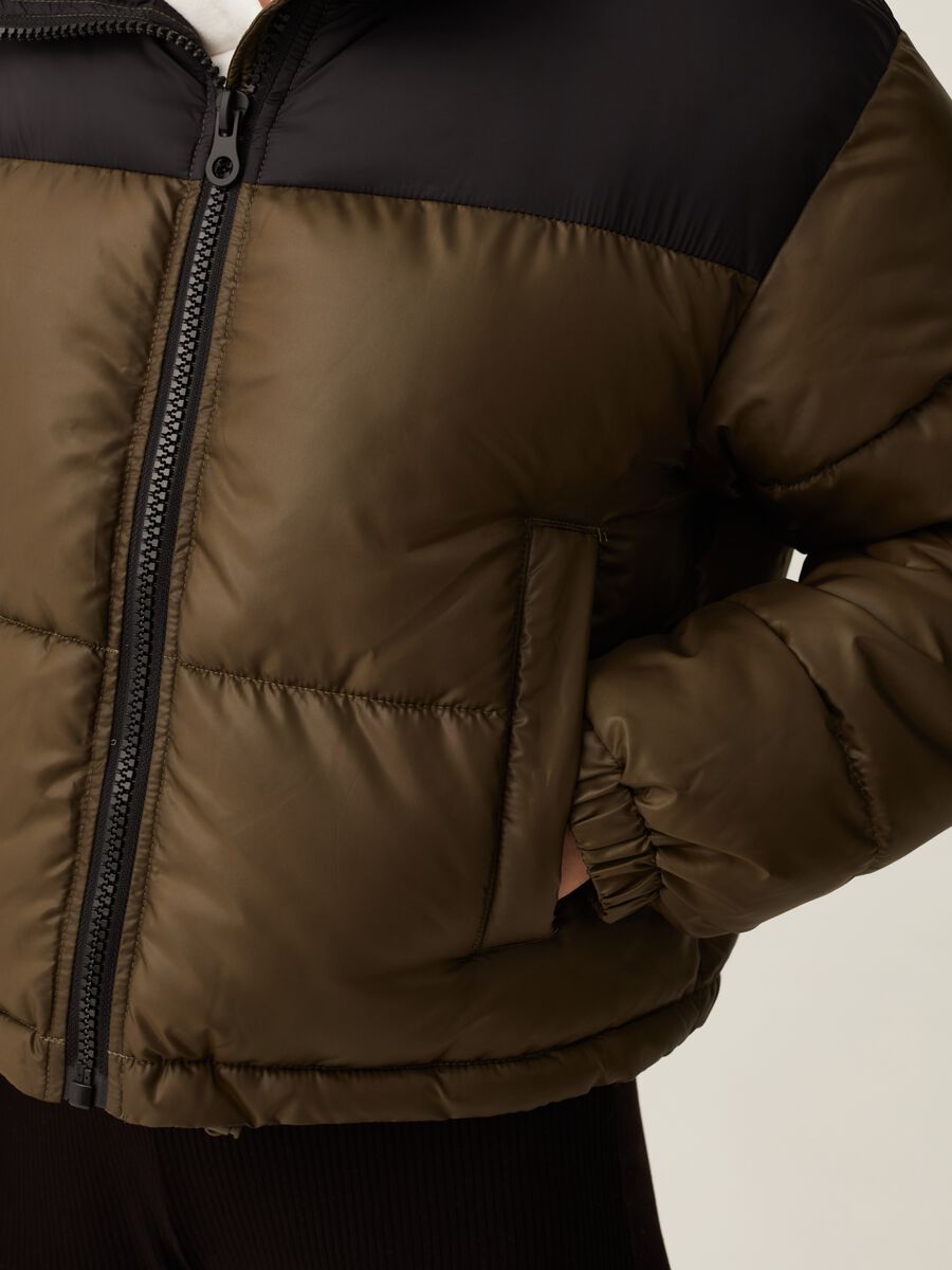 Colourblock down jacket with high neck_3