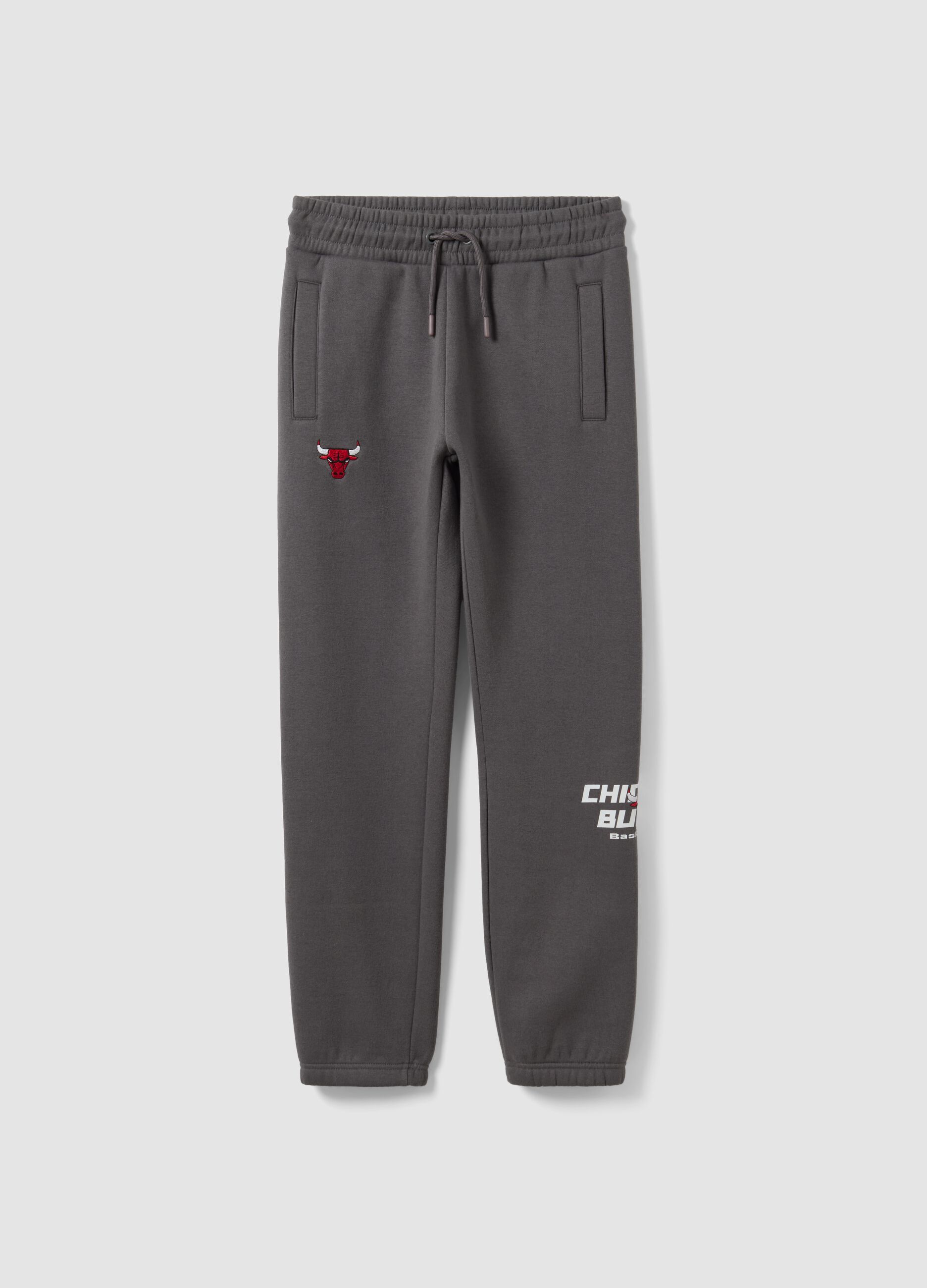Graue Jogginghose aus Baumwollmischung mit Chicago Bulls Print
