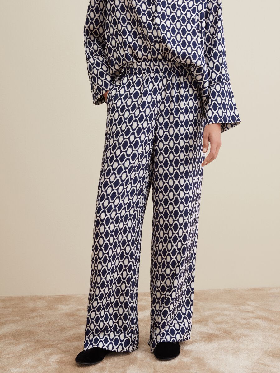 Wide-leg trousers with optical pattern_3