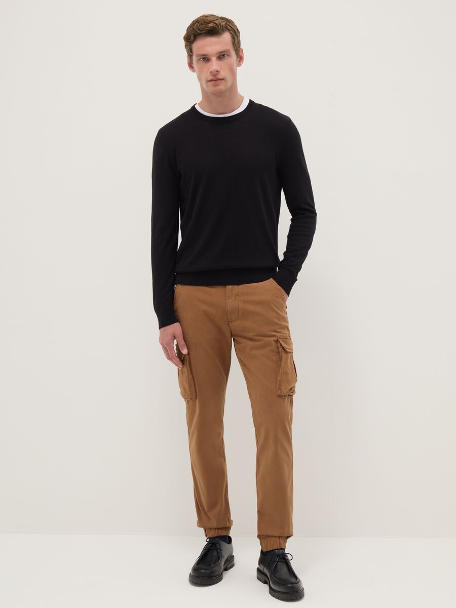 Slim fit brown stretch cotton cargo trousers_0
