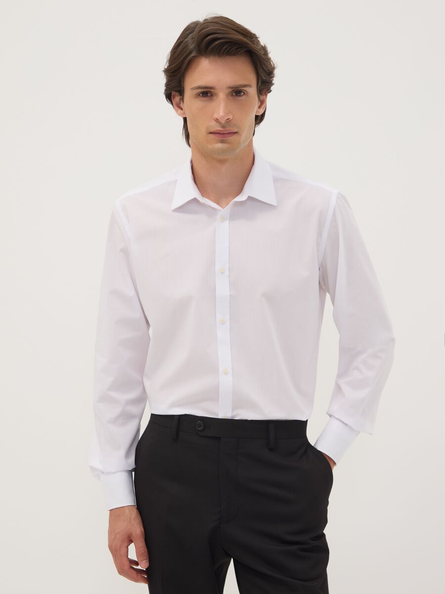 &Lambda;&epsilon;&upsilon;&kappa;ό slim fit &epsilon;ύ&kappa;&omicron;&lambda;&omicron; &sigma;&tau;&omicron; &sigma;&iota;&delta;έ&rho;&omega;&mu;&alpha; &pi;&omicron;&upsilon;&kappa;ά&mu;&iota;&sigma;&omicron; &mu;&epsilon; &kappa;&lambda;&alpha;&sigma;&iota;&kappa;ό &gamma;&iota;&alpha;&kappa;ά_0