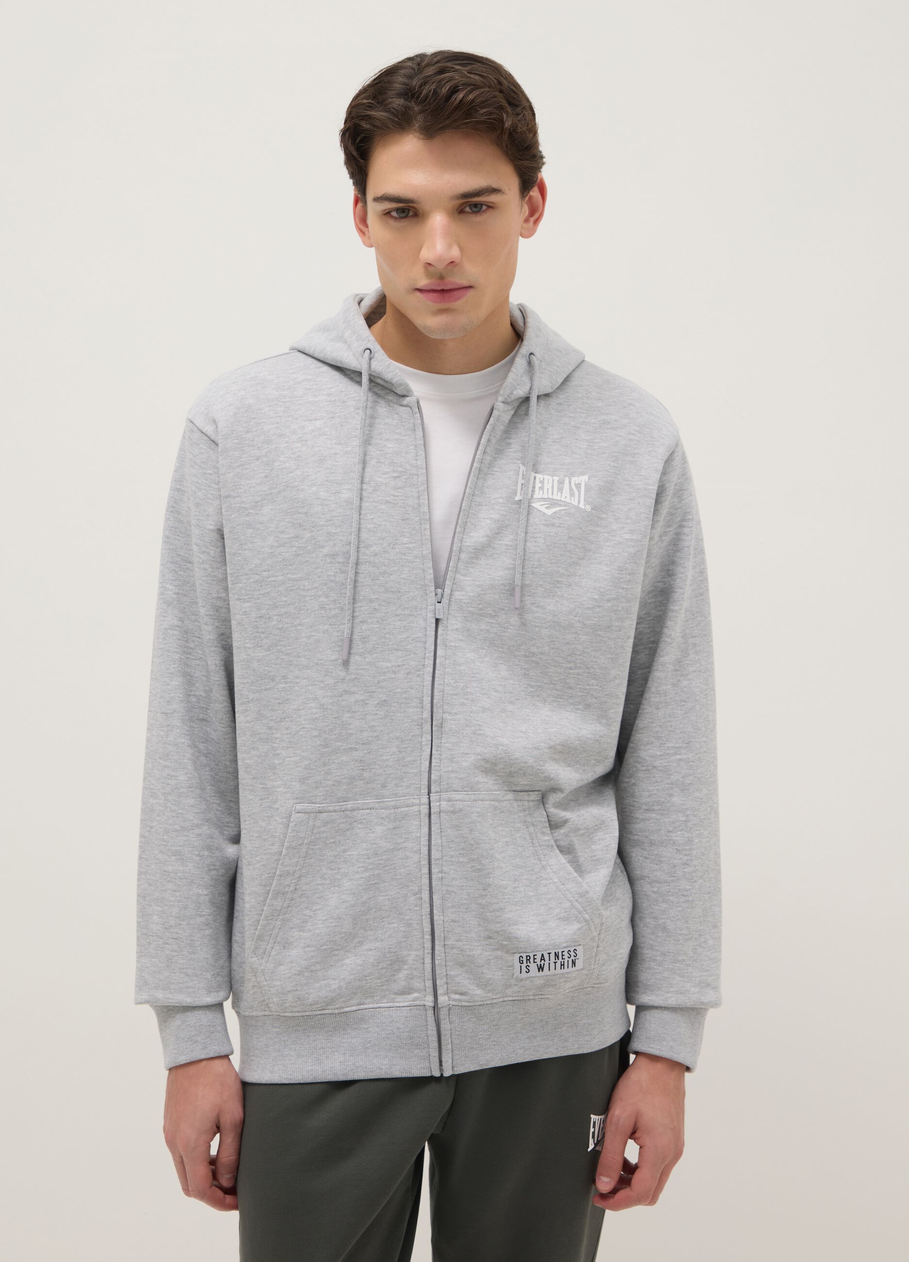 Sweatshirt cinza regular fit em mistura de algod&atilde;o com capuz e fecho