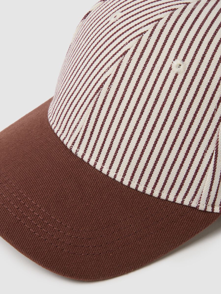 Multicolour striped cotton blend cap with adjustable visor_3
