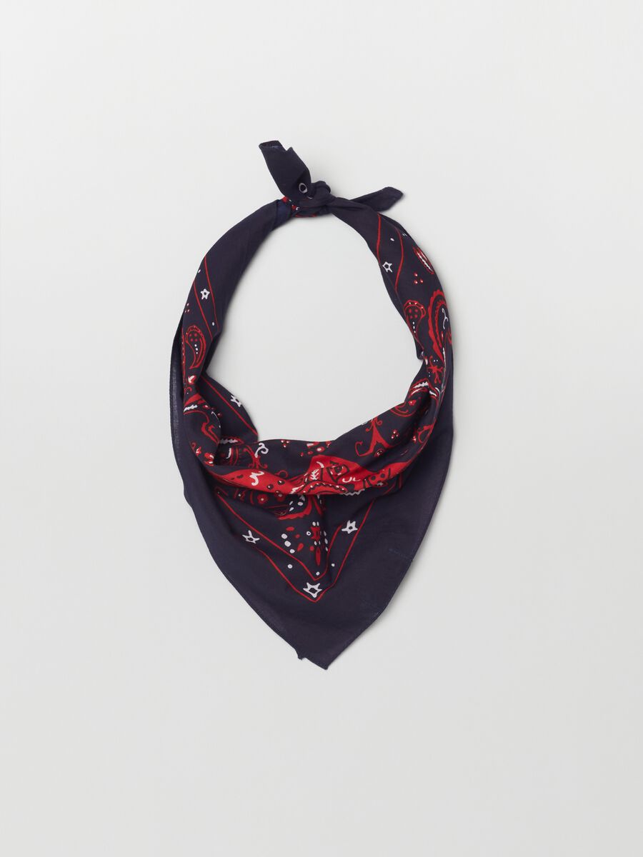 Cotton scarf with paisley print_0