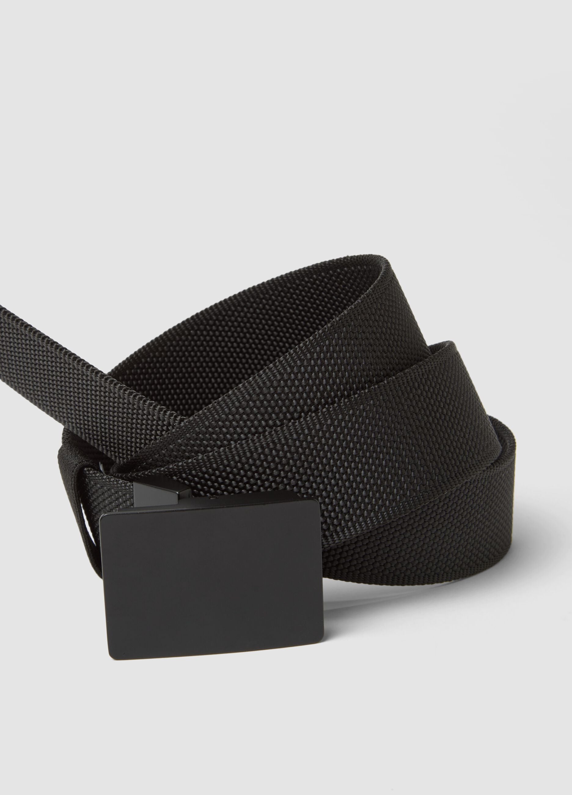 Cinto preto com fivela mate