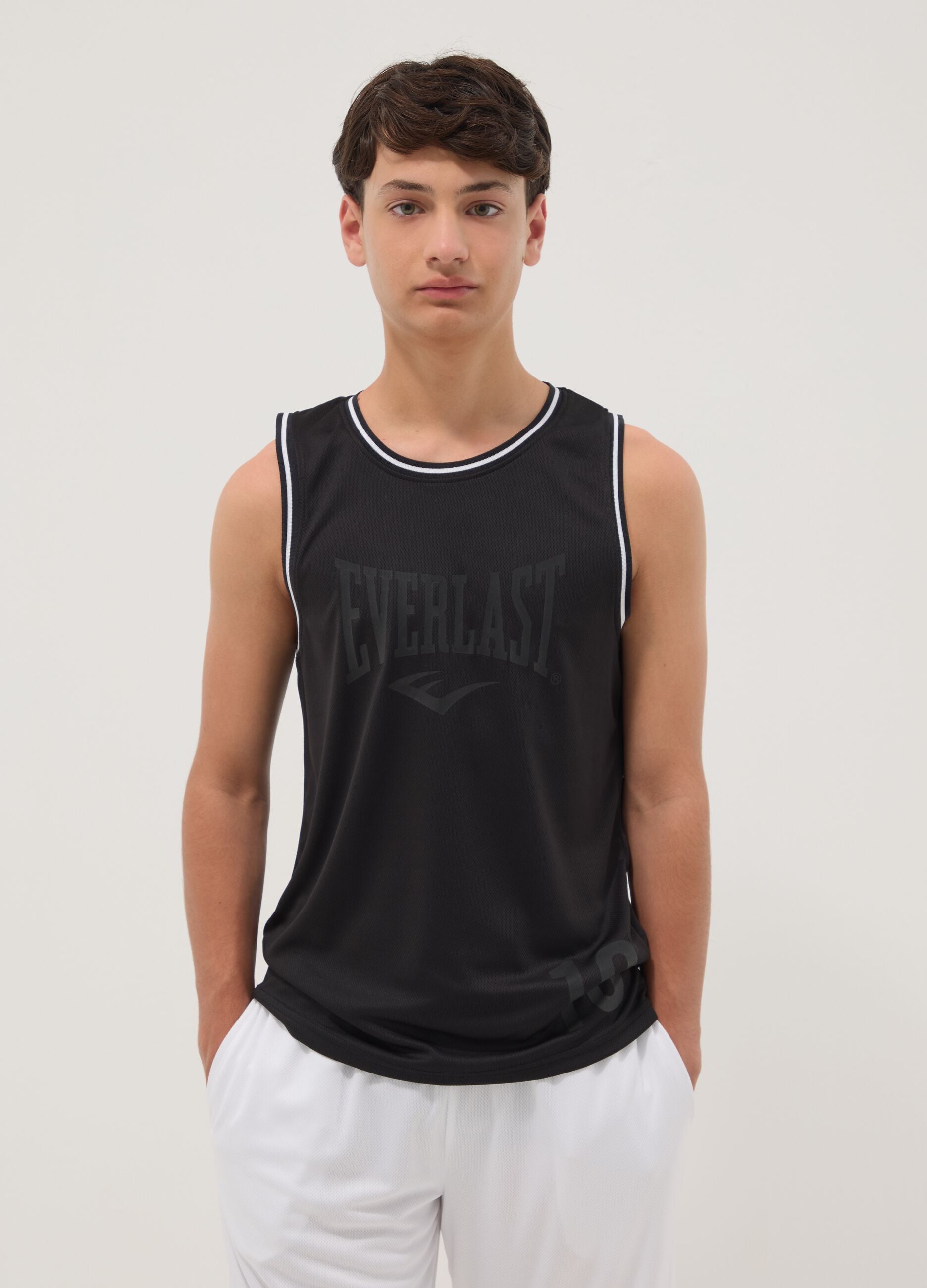 &Mu;&alpha;ύ&rho;&omicron; &pi;&alpha;&iota;&delta;&iota;&kappa;ό &alpha;&mu;ά&nu;&iota;&kappa;&omicron; &mu;&pi;&lambda;&omicron;&upsilon;&zeta;ά&kappa;&iota; regular fit &mu;&epsilon; &lambda;&epsilon;&pi;&tau;&omicron;&mu;έ&rho;&epsilon;&iota;&epsilon;&sigmaf; &sigma;&epsilon; &alpha;&nu;&tau;ί&theta;&epsilon;&sigma;&eta;, oversize ύ&phi;&omicron;&sigmaf;