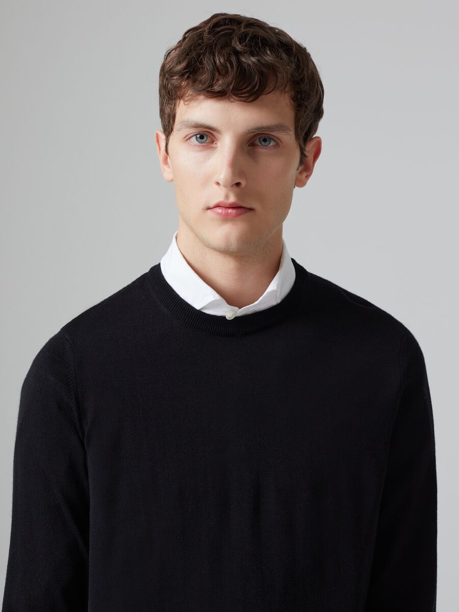 Merino wool pullover with round neck_1