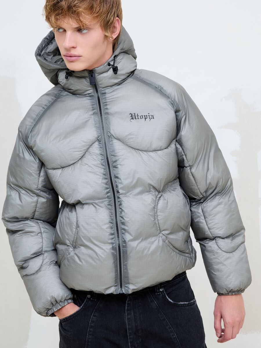 Nylon Ripstop Hooded Puffer Jacket in Grey_5