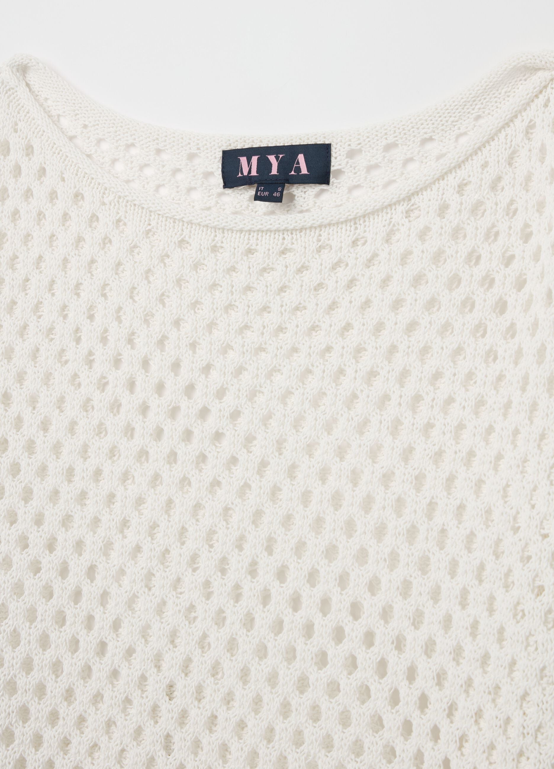 Curvy crochet top