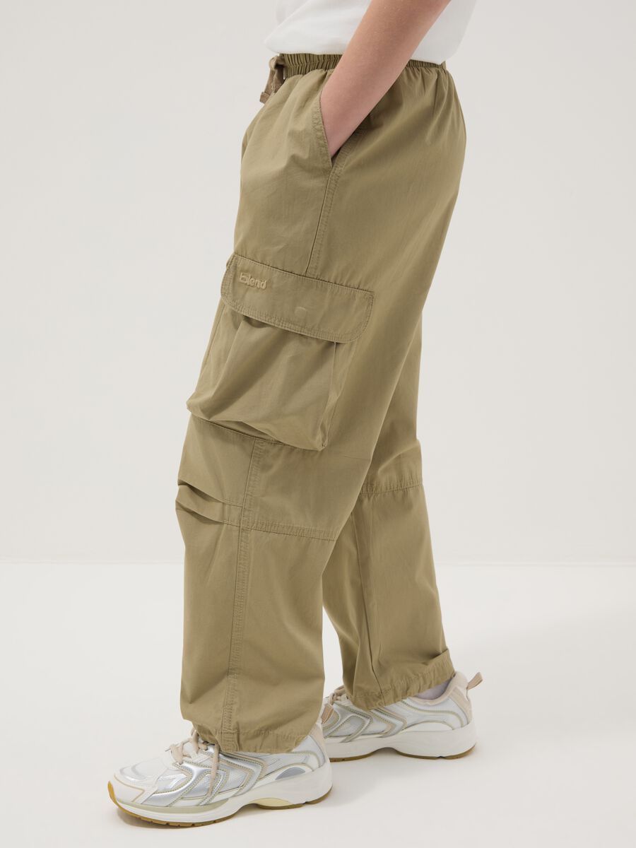 Beige cargo trousers in pure cotton regular fit for boys_1