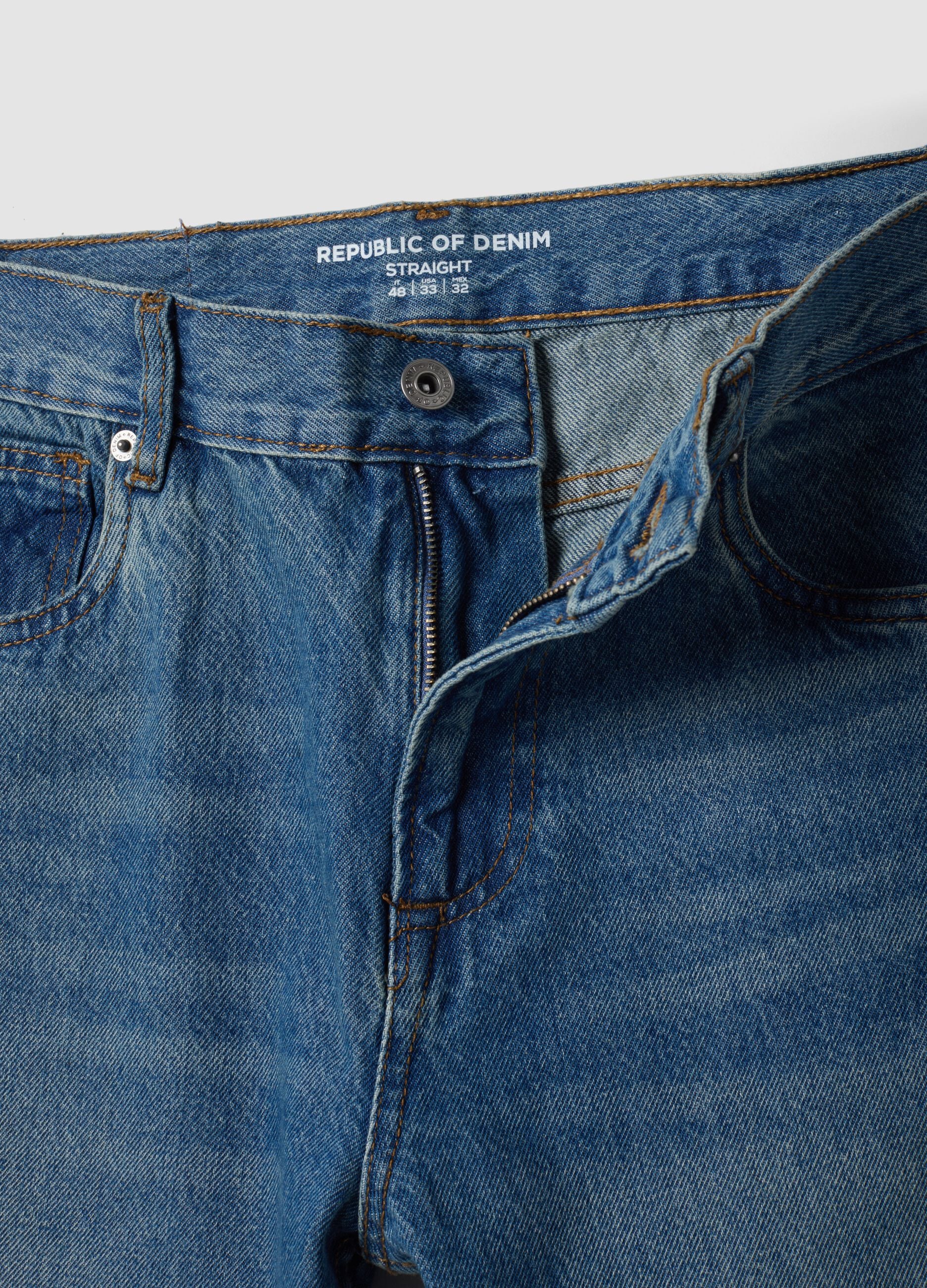 Hellblaue Straight-Fit-Jeans aus Denim aus reiner Baumwolle