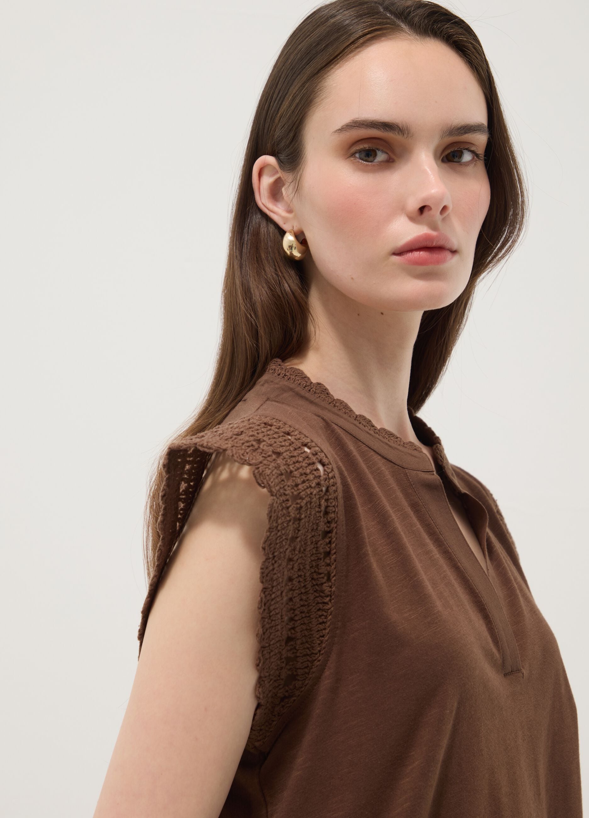 Brown pure cotton T-shirt with crochet details, regular fit