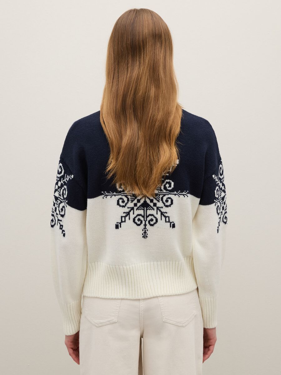 Multicolour turtleneck sweater with oversized fit and jacquard pattern_3