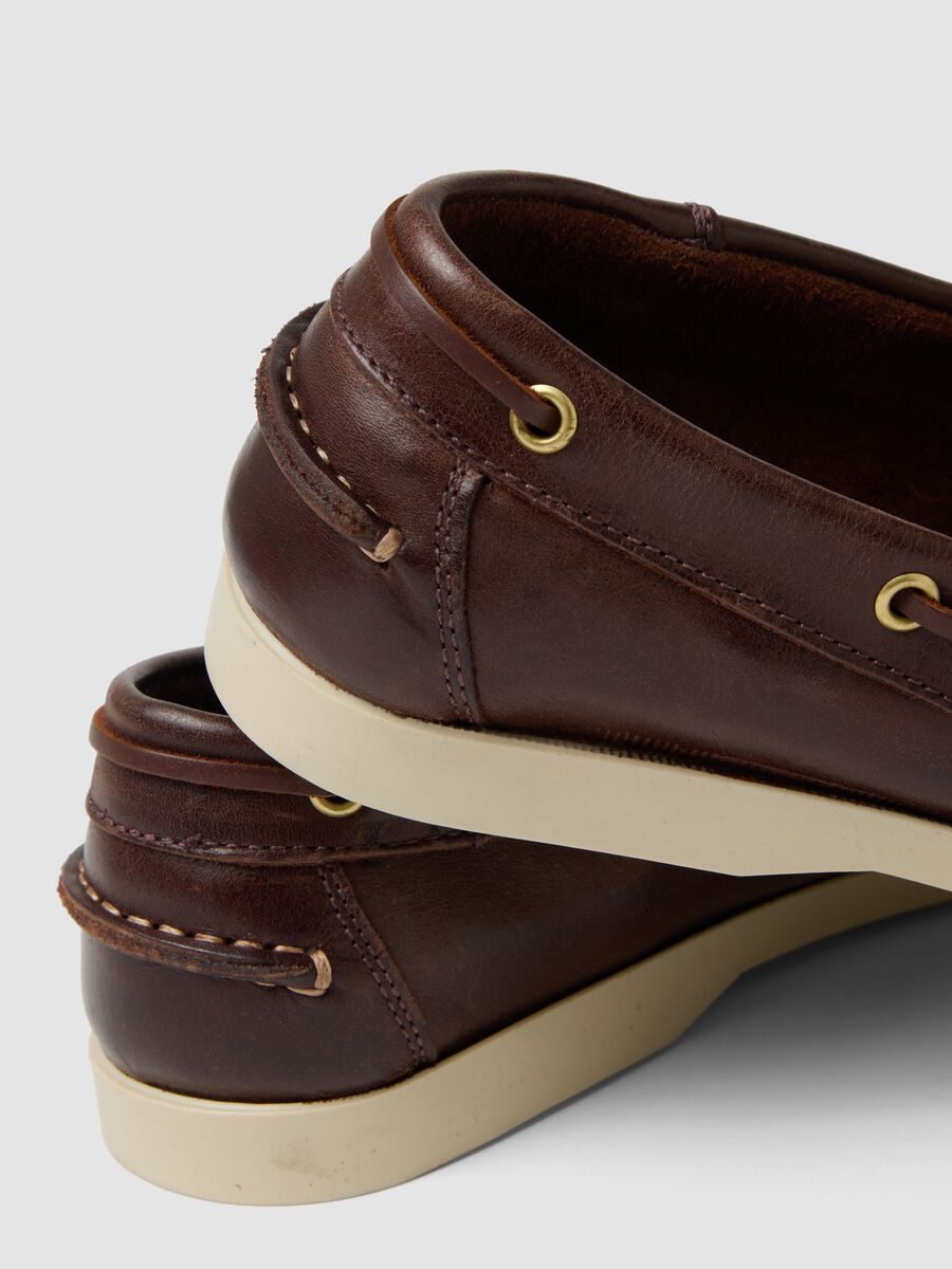 Brown leather boat shoes_2