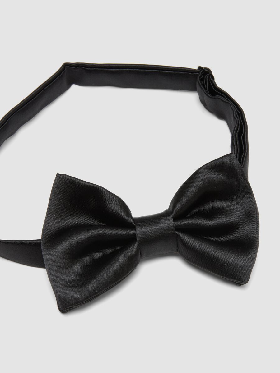 Black satin bow tie with adjustable hook_2