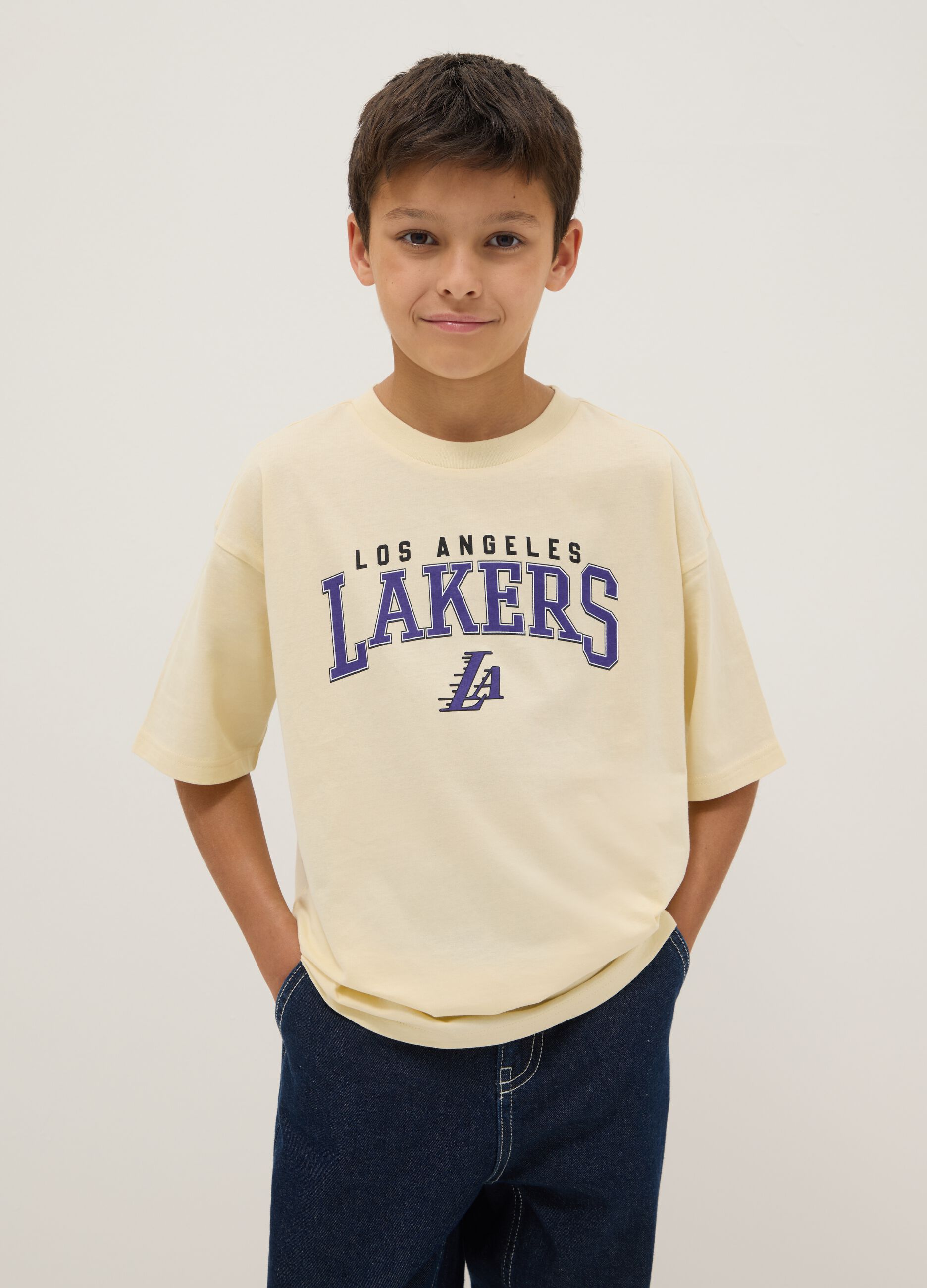 T-shirt infantil bege de puro algod&atilde;o regular fit com logotipo Lakers