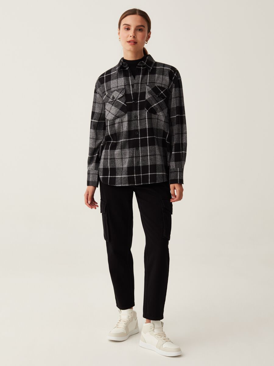 Long flannel shirt with check pattern_3